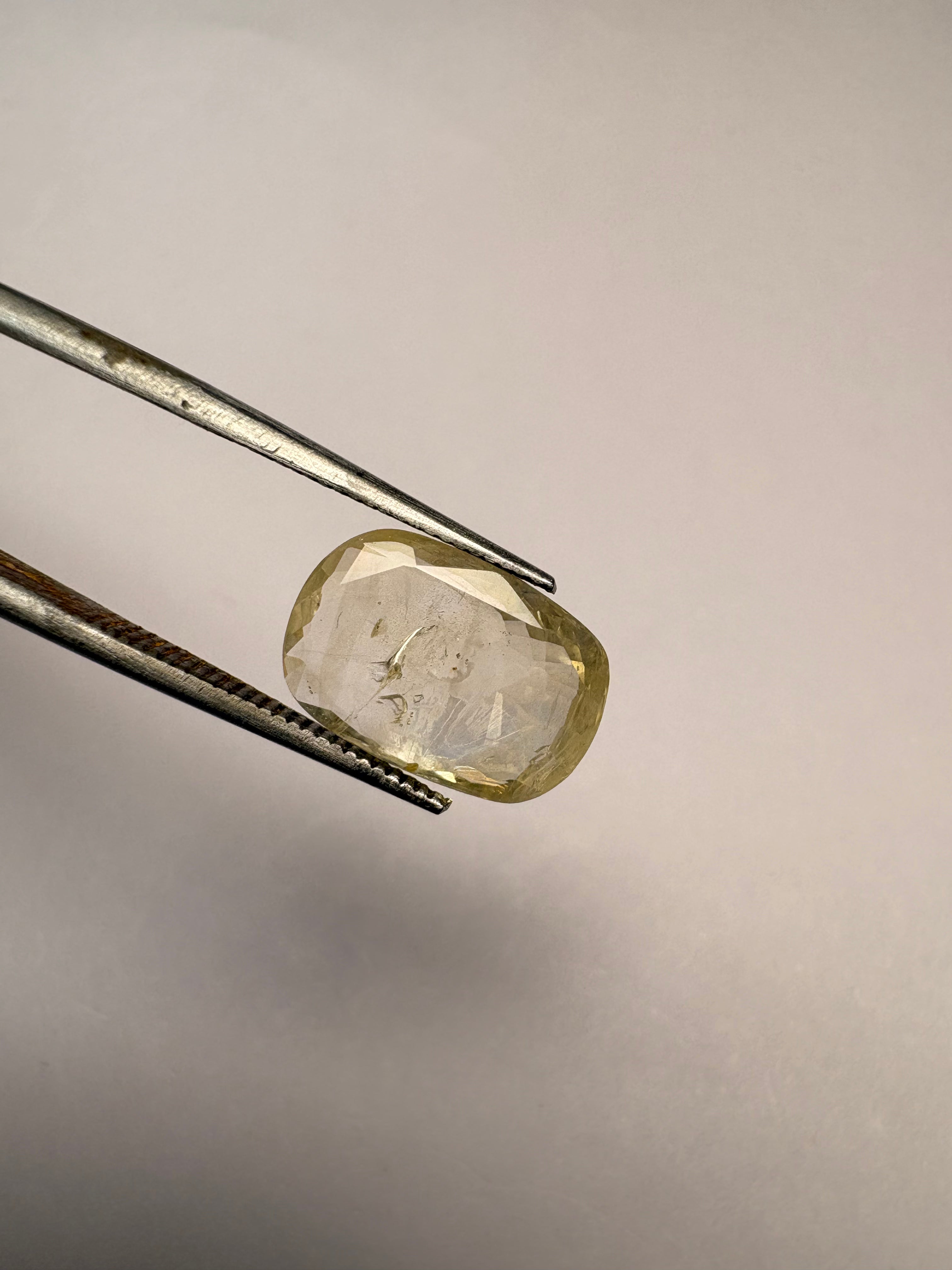 Yellow Sapphire 4.55 carat YSR-276 front view