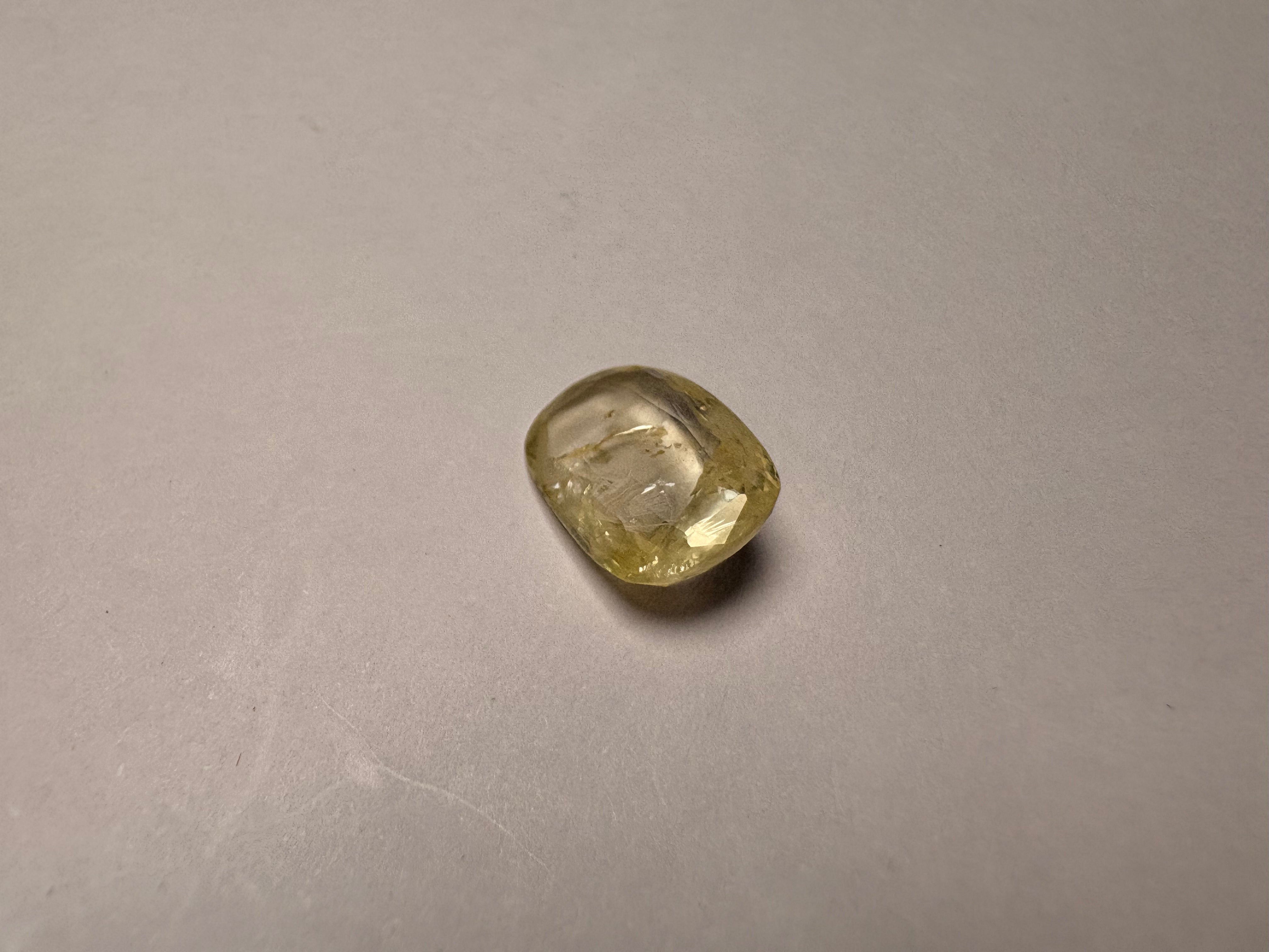 Yellow Sapphire 4.55 carat YSR-276 angled view