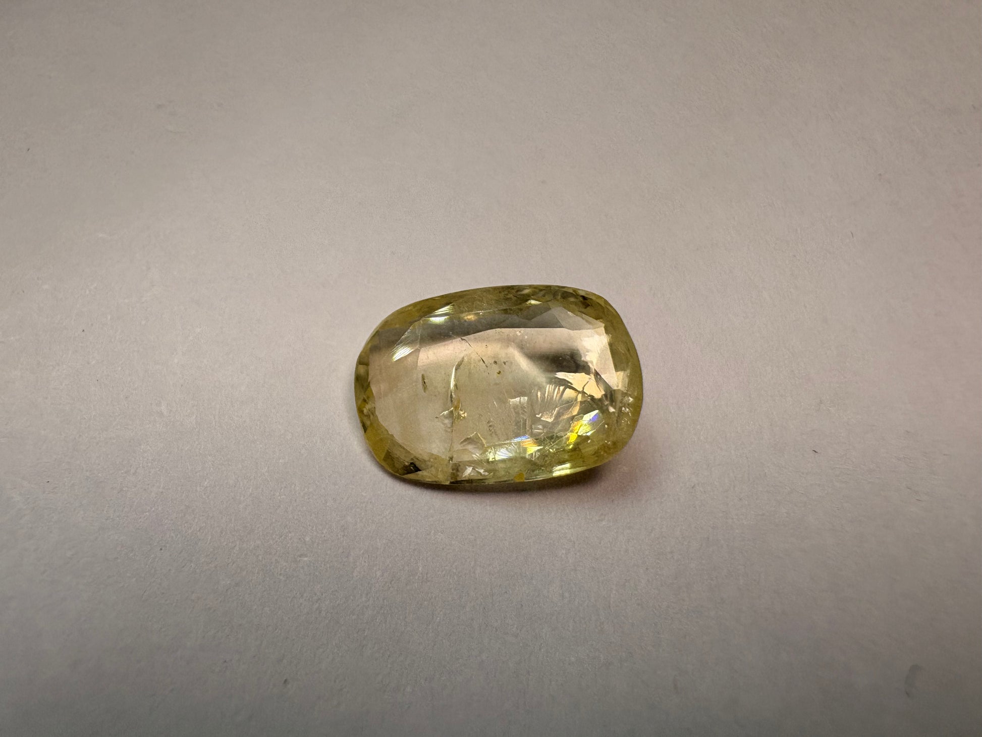 Yellow Sapphire 4.55 carat YSR-276 reverse view