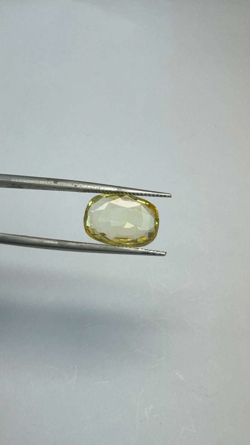 Yellow Sapphire – 4.80 Carat – Sri Lanka