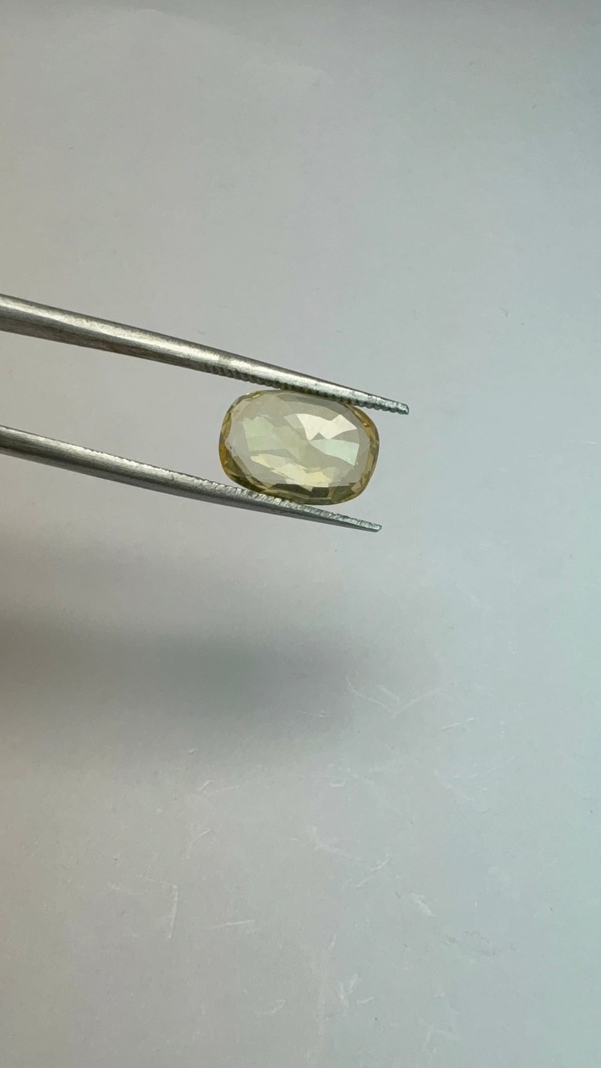 Yellow Sapphire 4.80 carat YSR-277 face-up view