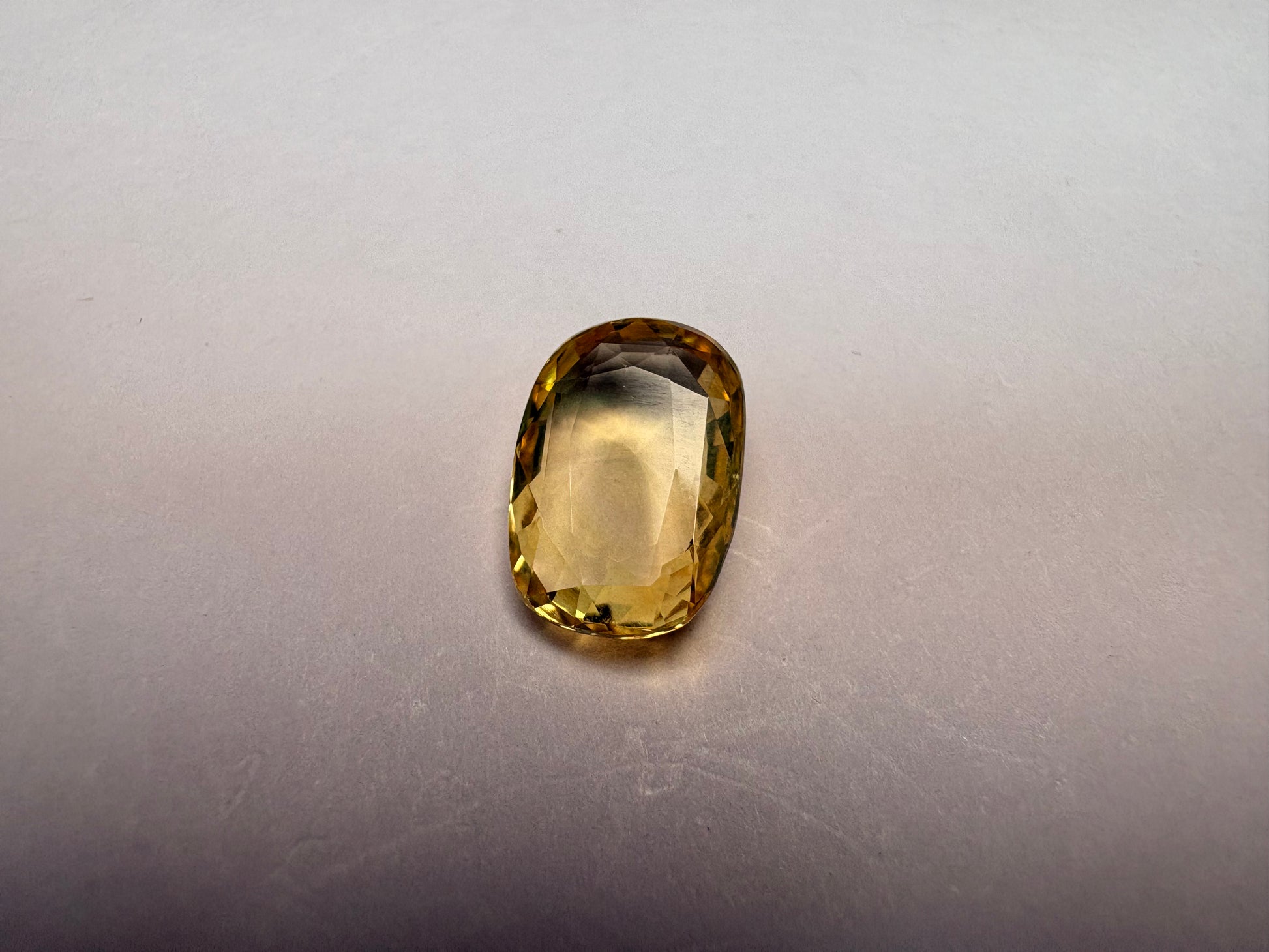 Yellow Sapphire 4.80 carat YSR-277 alternate face-up view