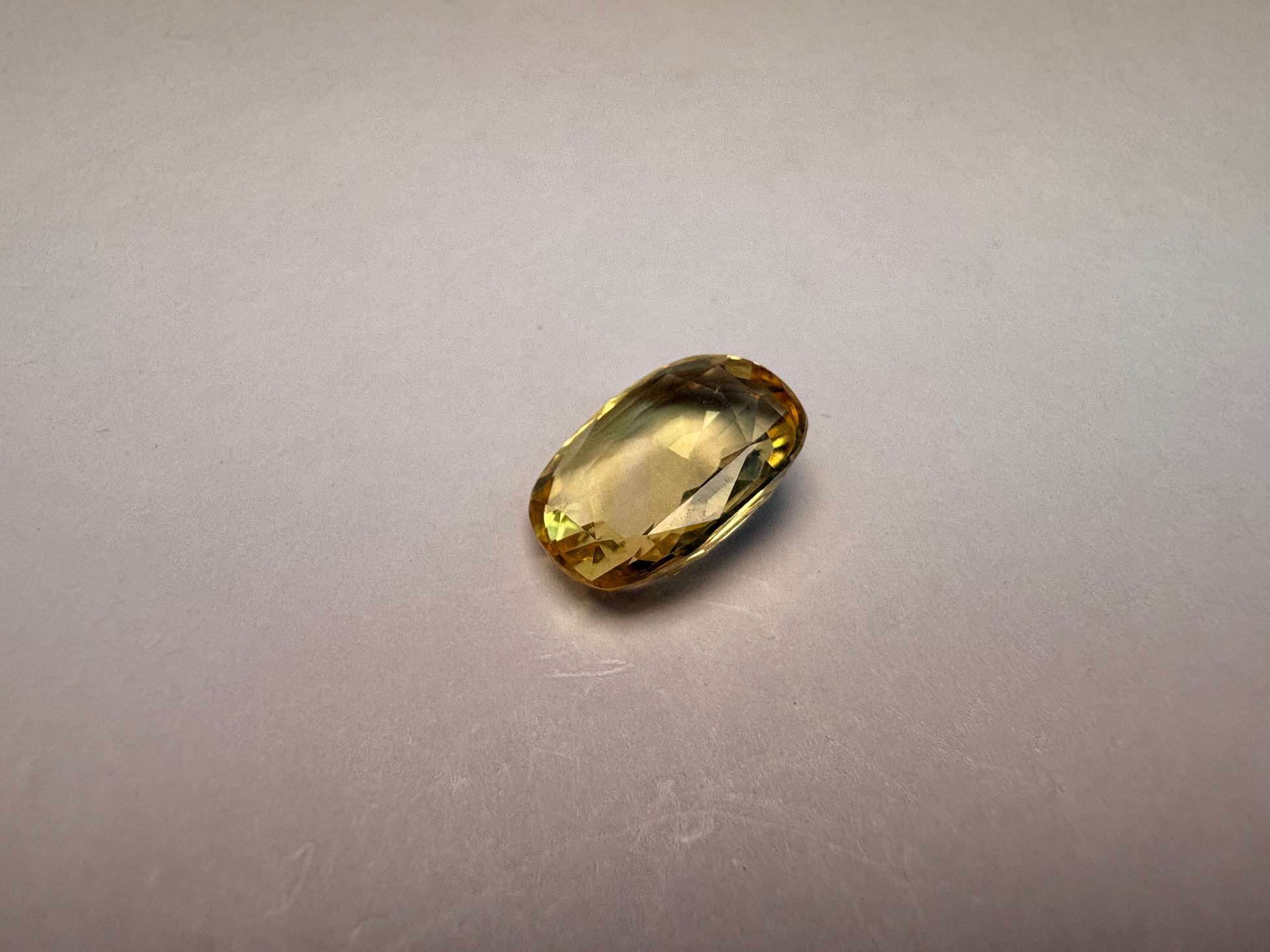 Yellow Sapphire 4.80 carat YSR-277 close view
