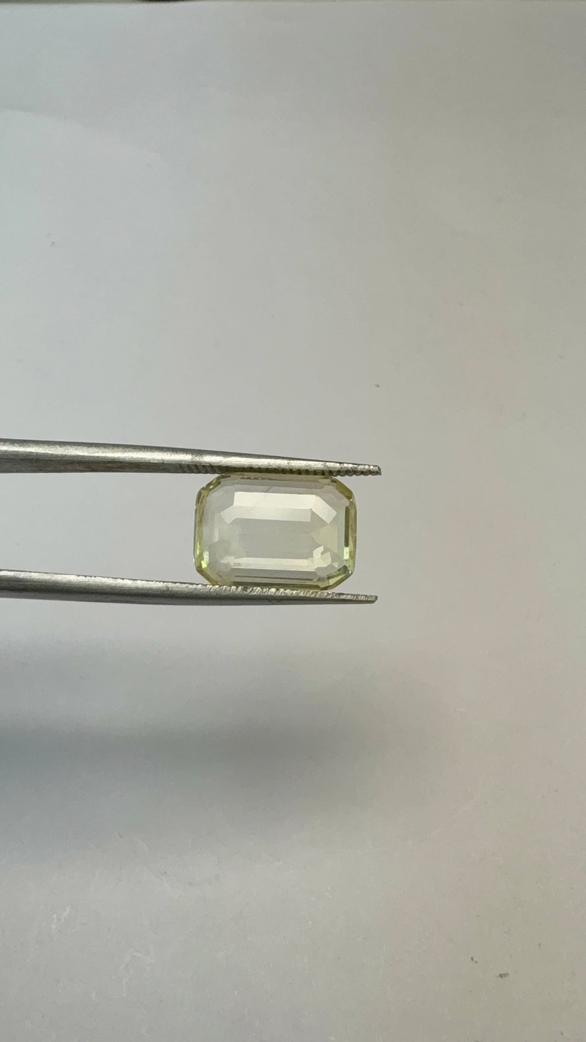 Yellow Sapphire 5.68 carat YSR-278 face-up view