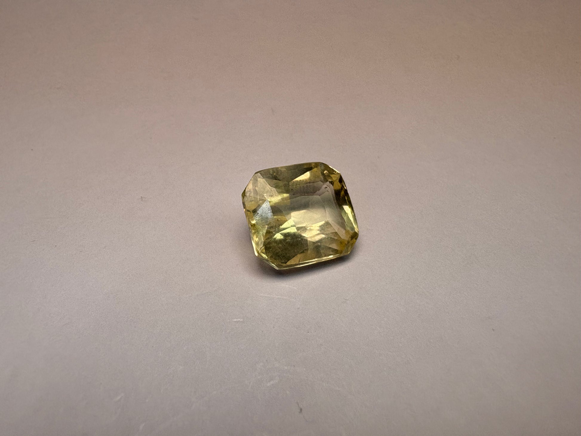Yellow Sapphire 8.54 carat YSR-279 close view