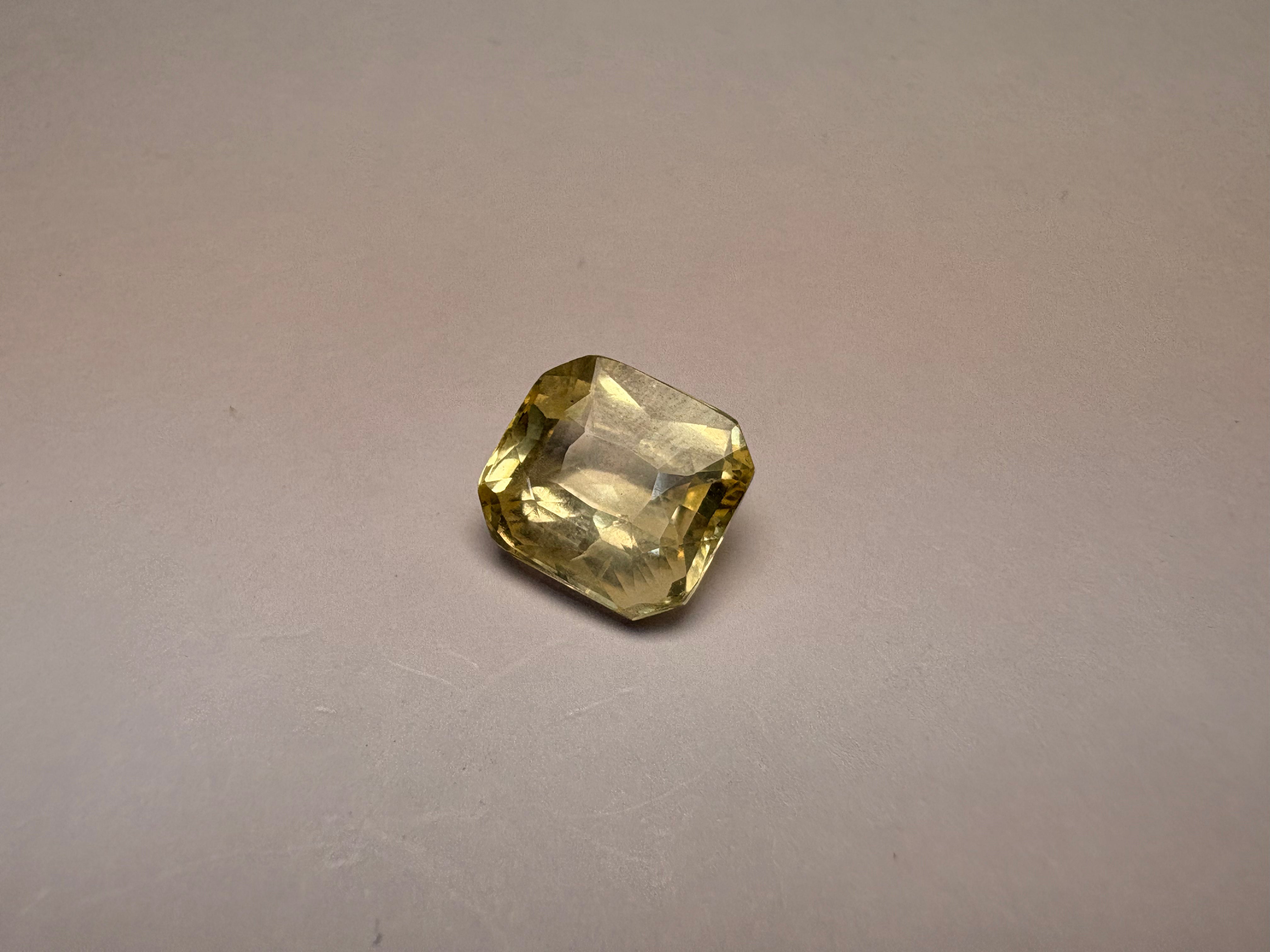 Yellow Sapphire 8.54 carat YSR-279 angled view