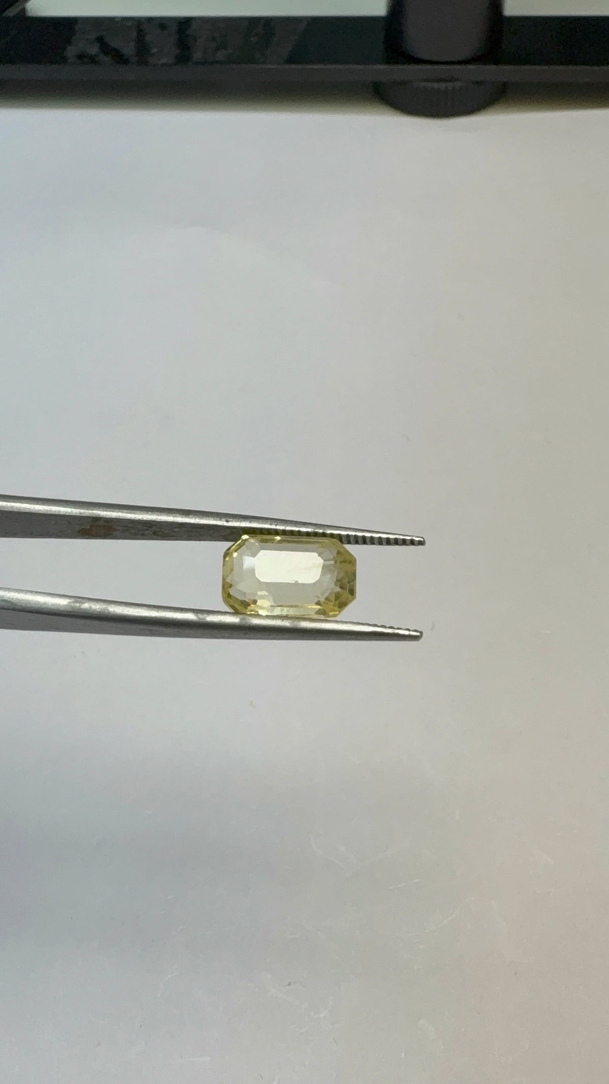 Yellow Sapphire 4.19 carat YSR-280 front view
