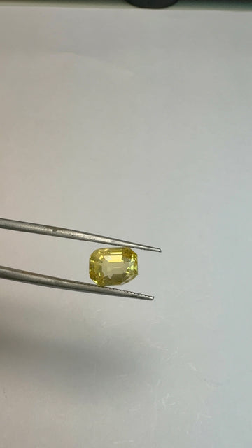 Yellow Sapphire 4.05 carat YSR-281 front view