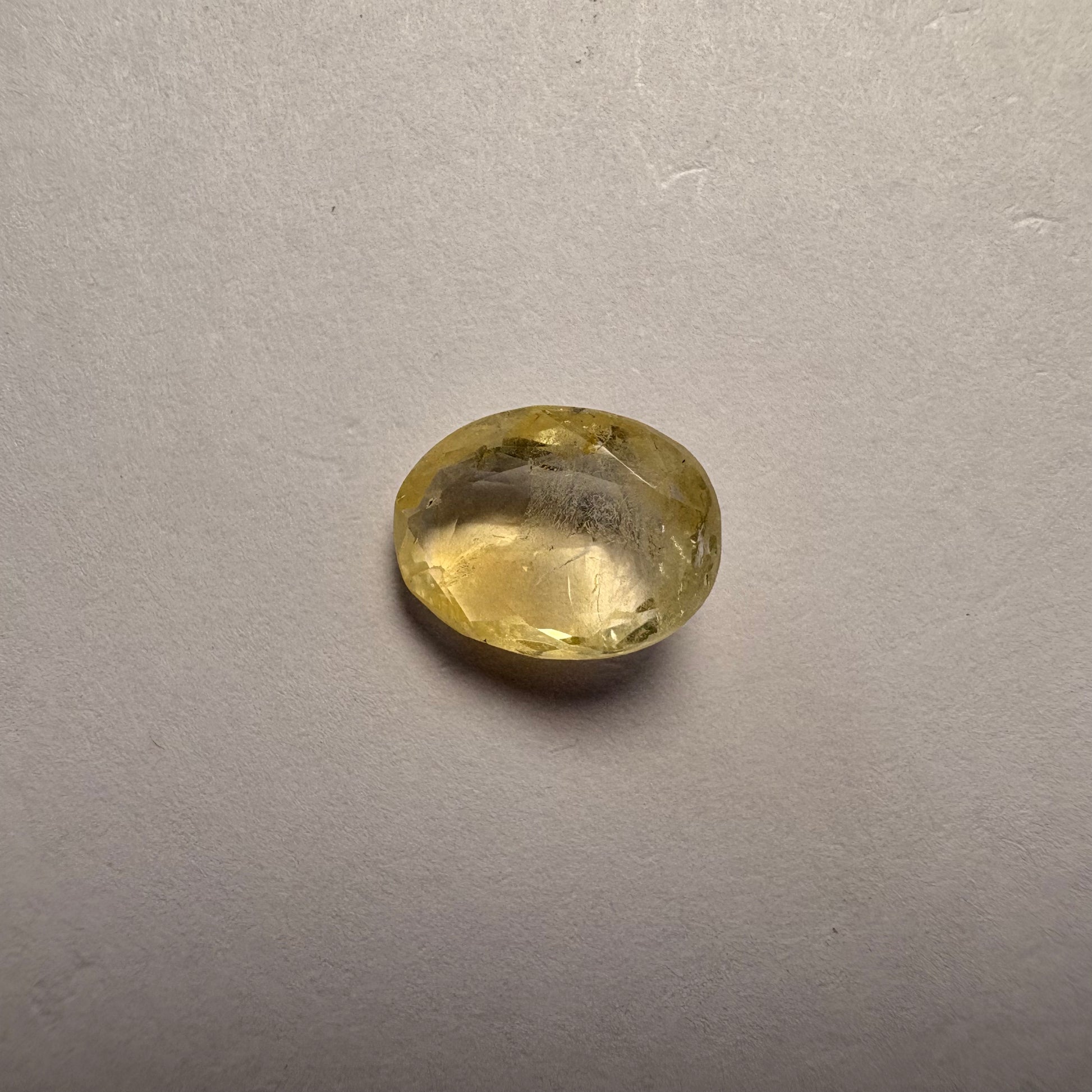 Yellow Sapphire 4.04 carat YSR-300 alternate face-up view