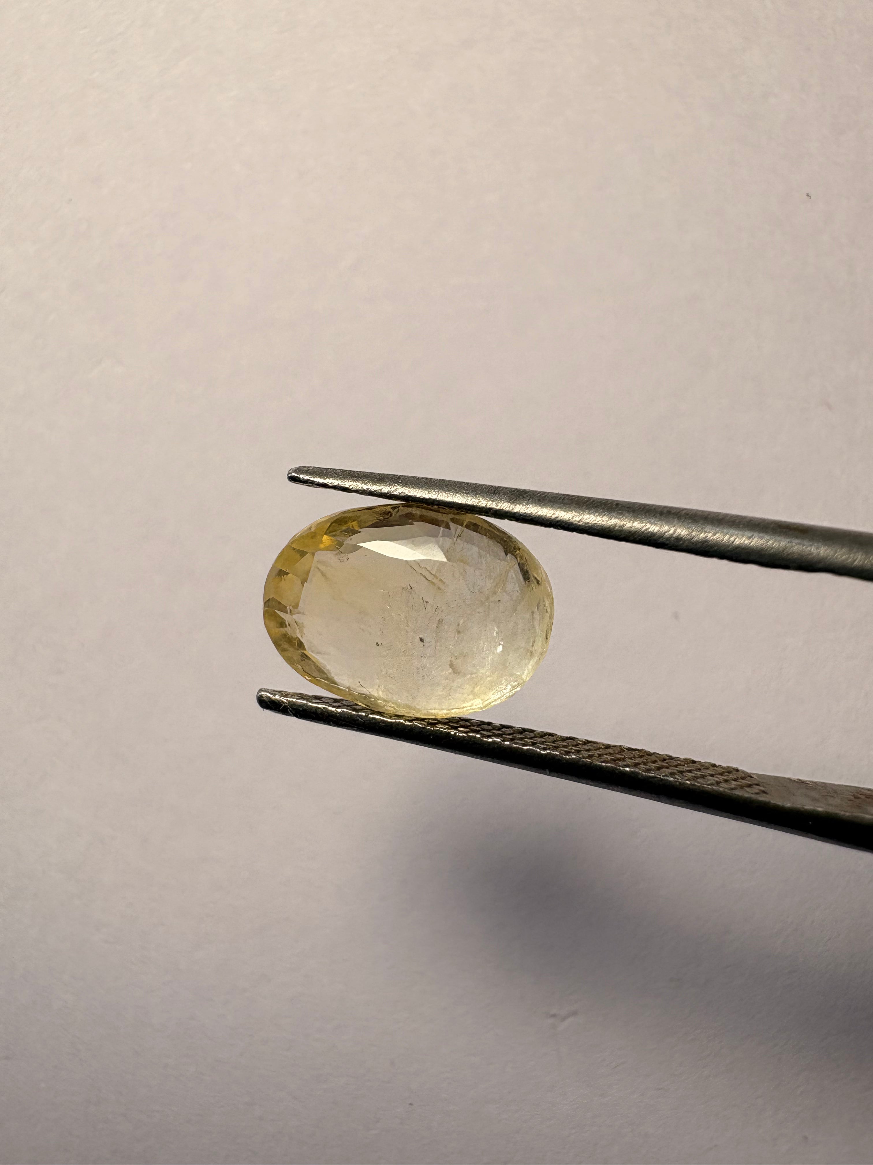 Yellow Sapphire 4.04 carat YSR-300 angled view