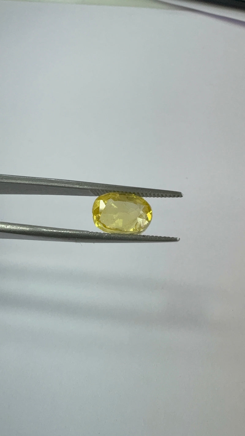 Yellow Sapphire – 4.10 Carat – Sri Lanka