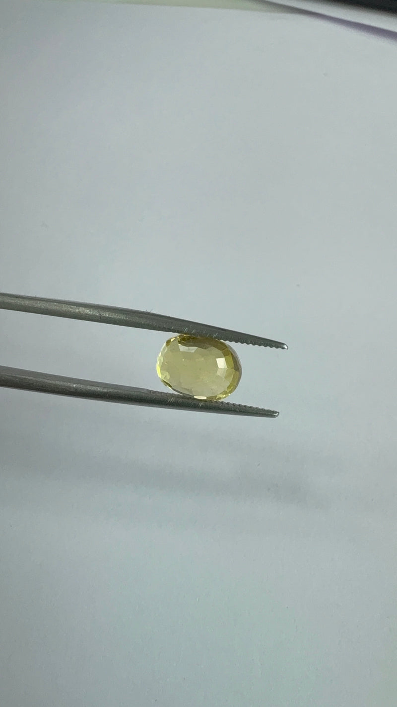 Yellow Sapphire – 4.10 Carat – Sri Lanka