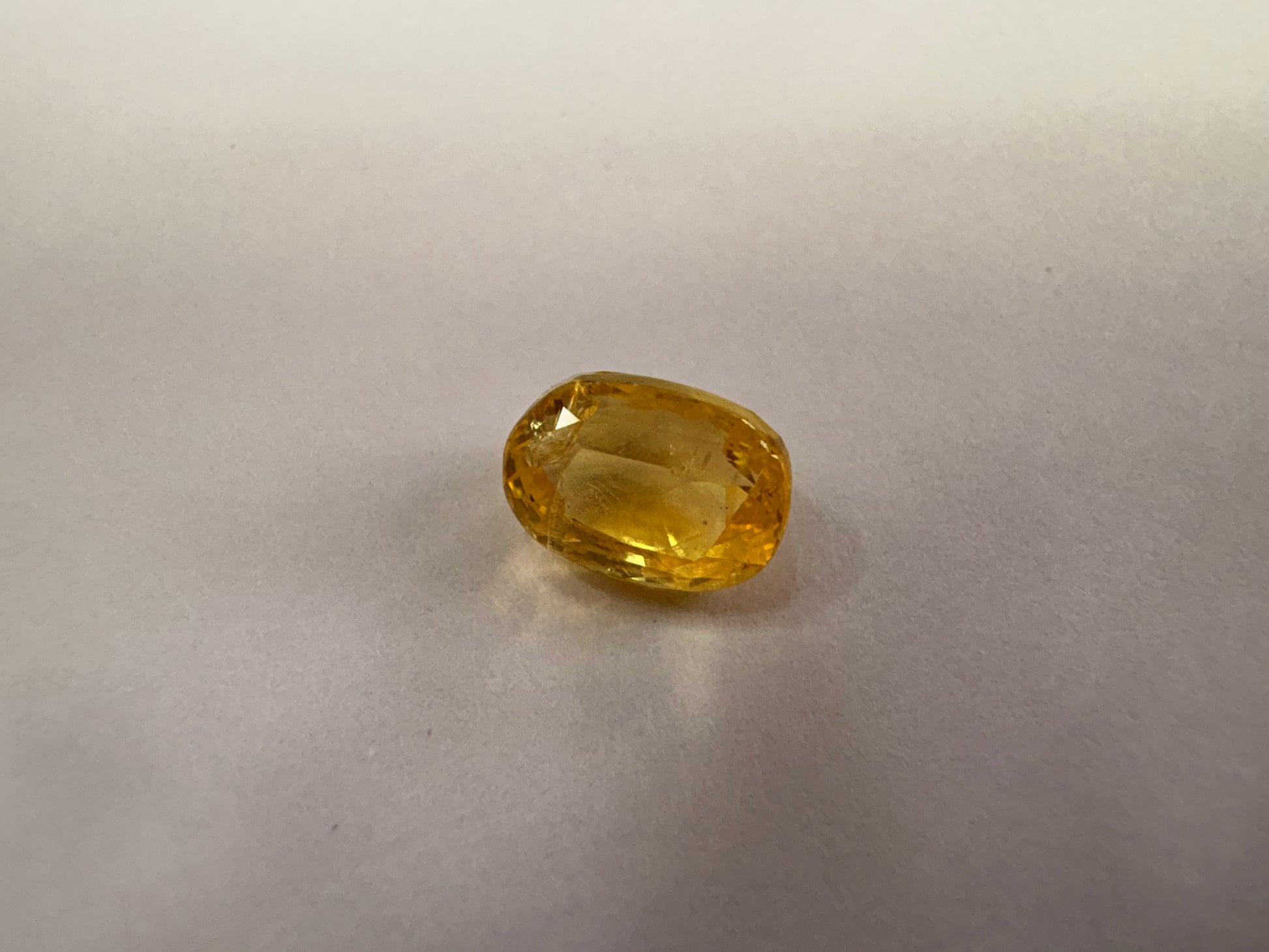Yellow Sapphire 4.10 carat YSR-34 alternate face-up view