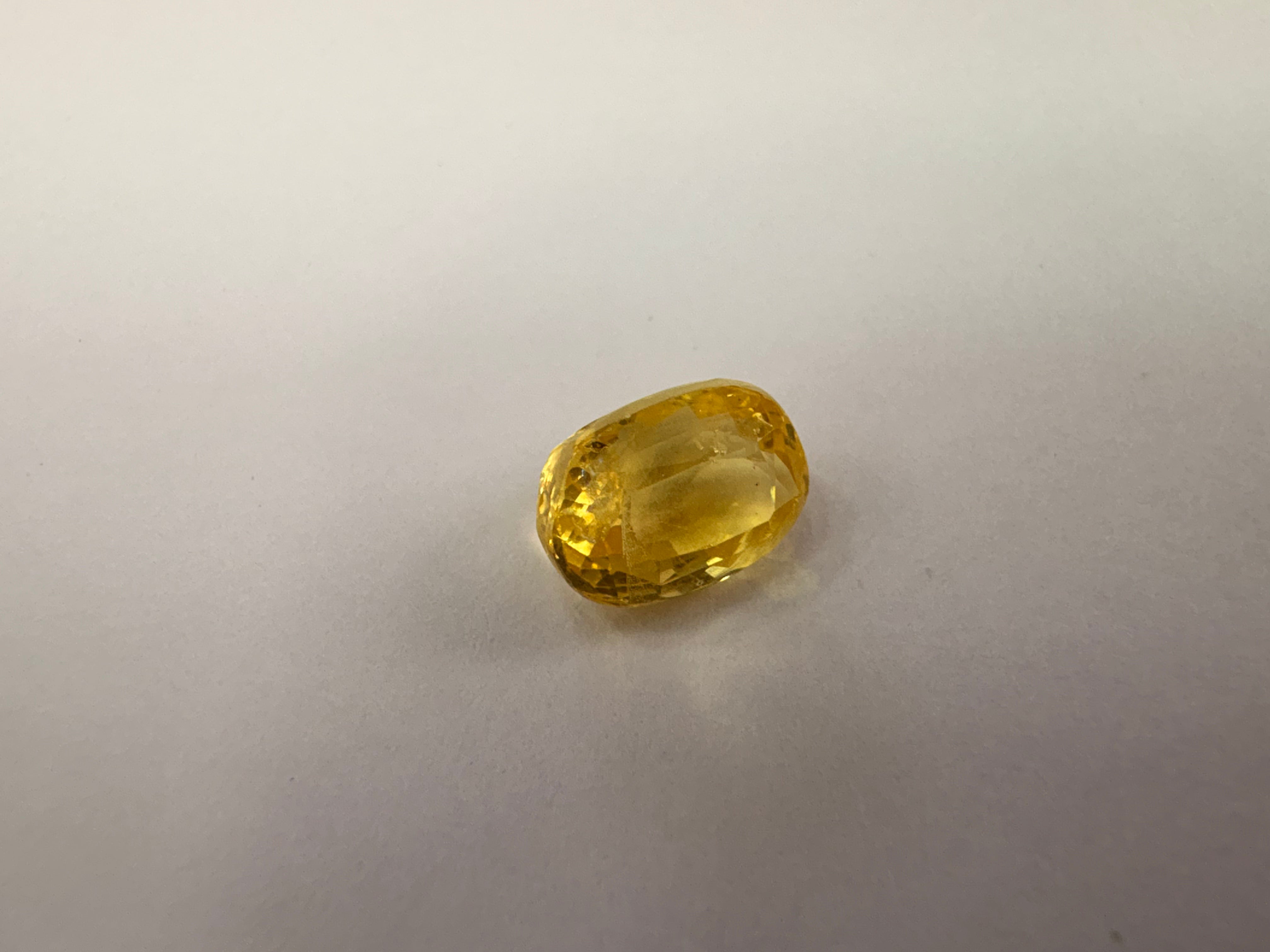 Yellow Sapphire 4.10 carat YSR-34 angled view