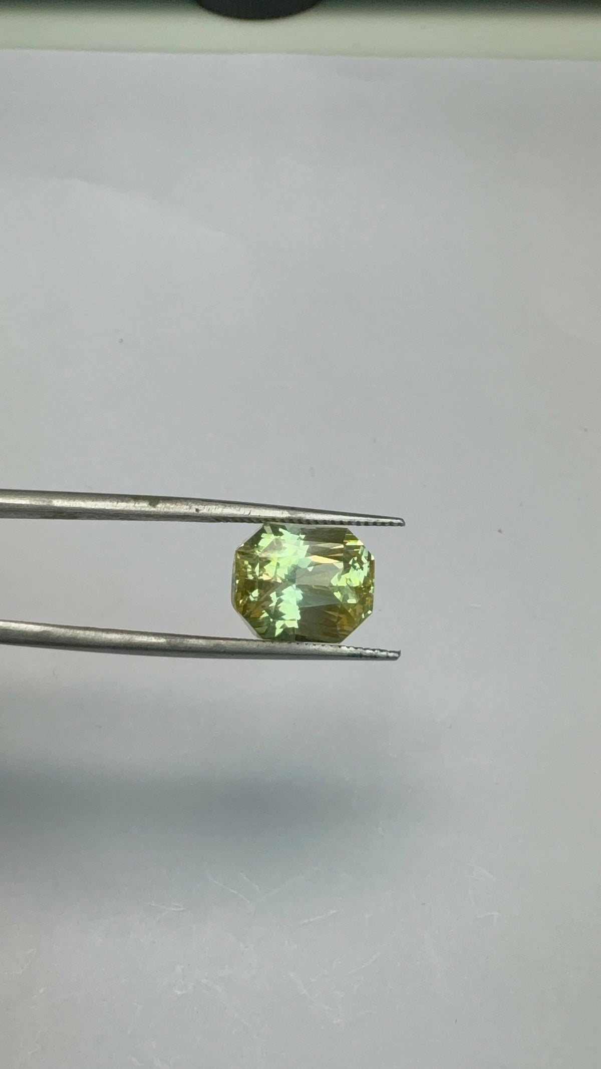 Yellow Sapphire 7.50 carat YSR-47 front view