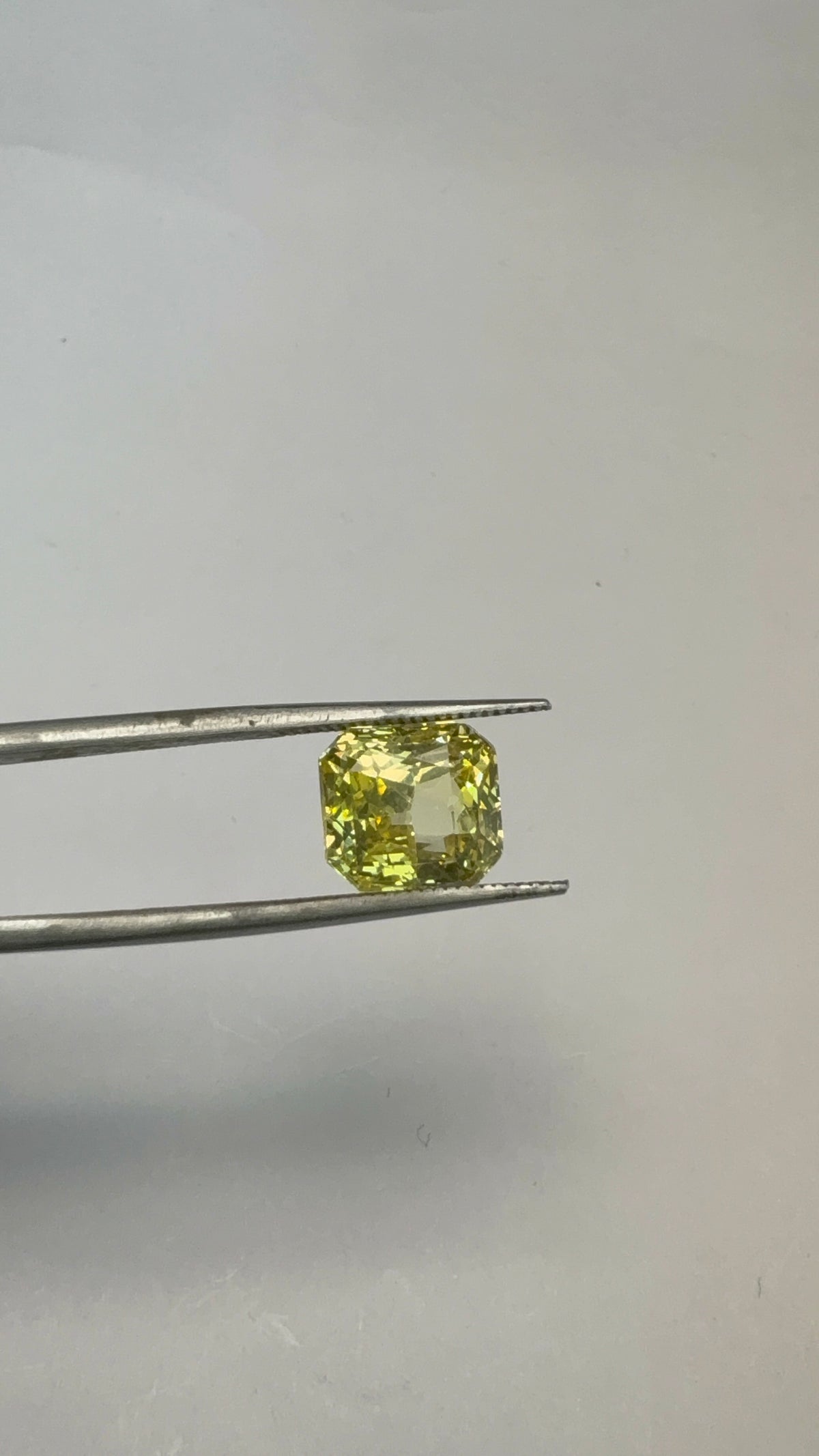 Yellow Sapphire 5.64 carat YSR-48 front view