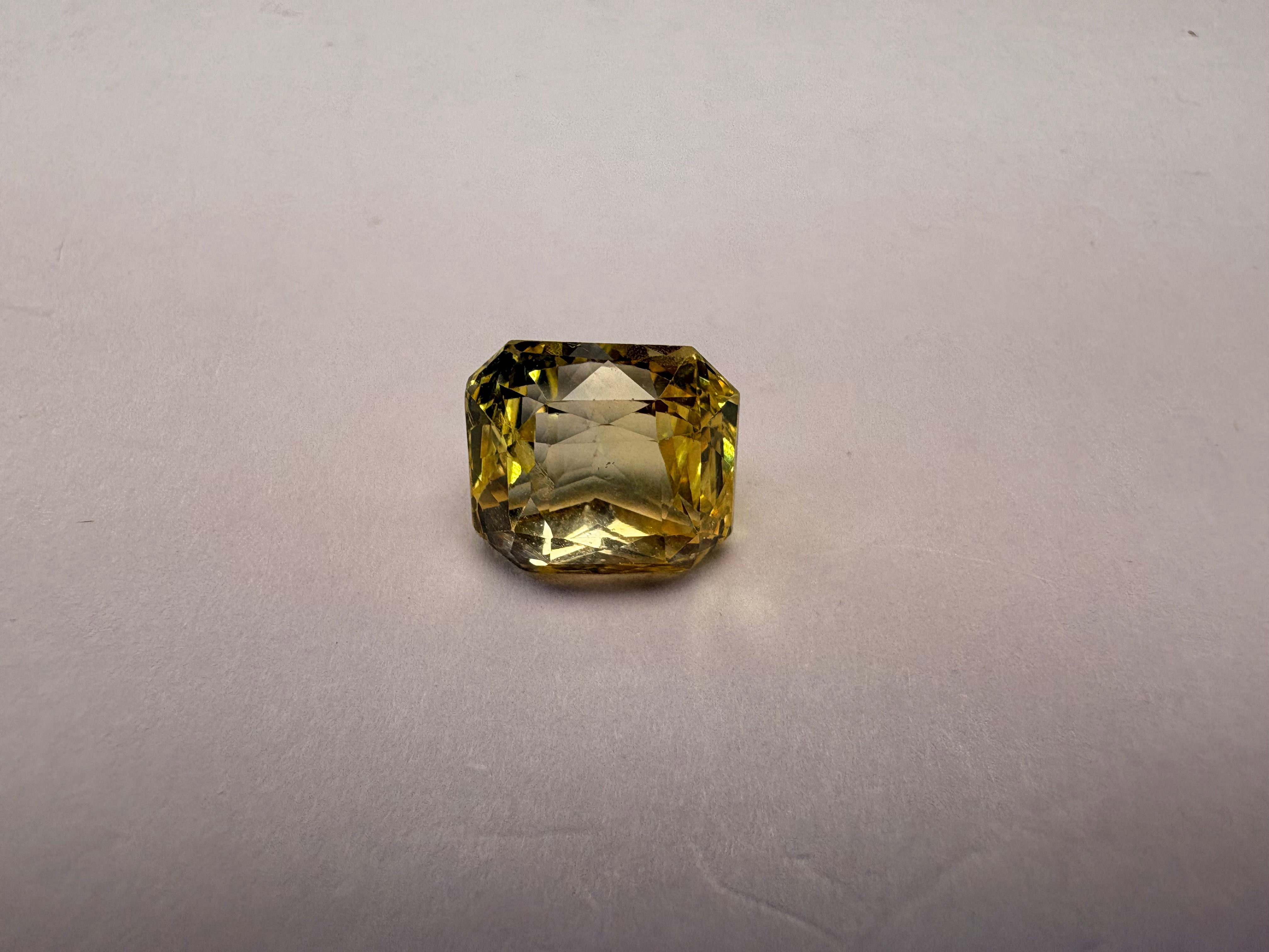 Yellow Sapphire 5.64 carat YSR-48 alternate face-up view