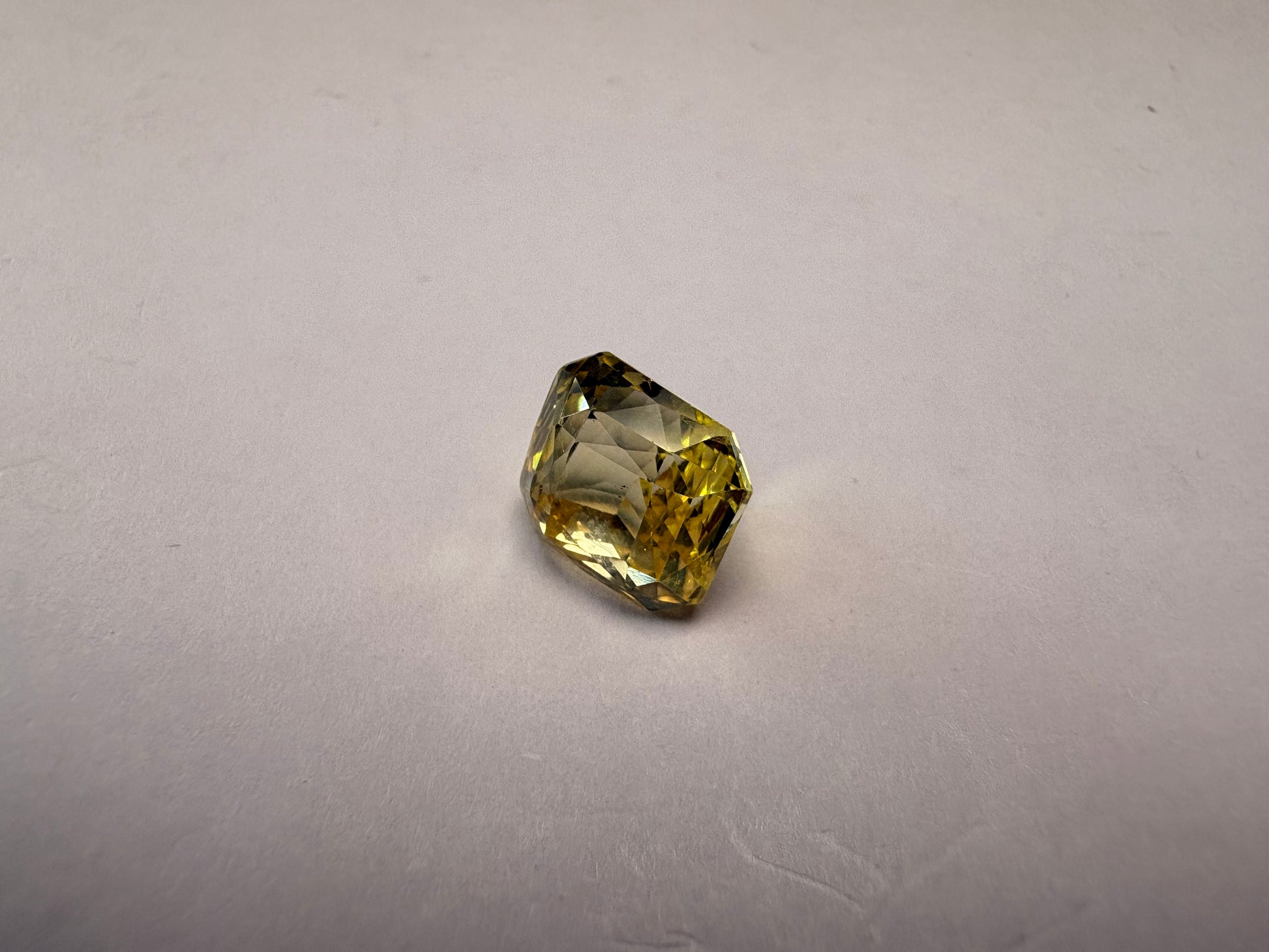 Yellow Sapphire 5.64 carat YSR-48 close view