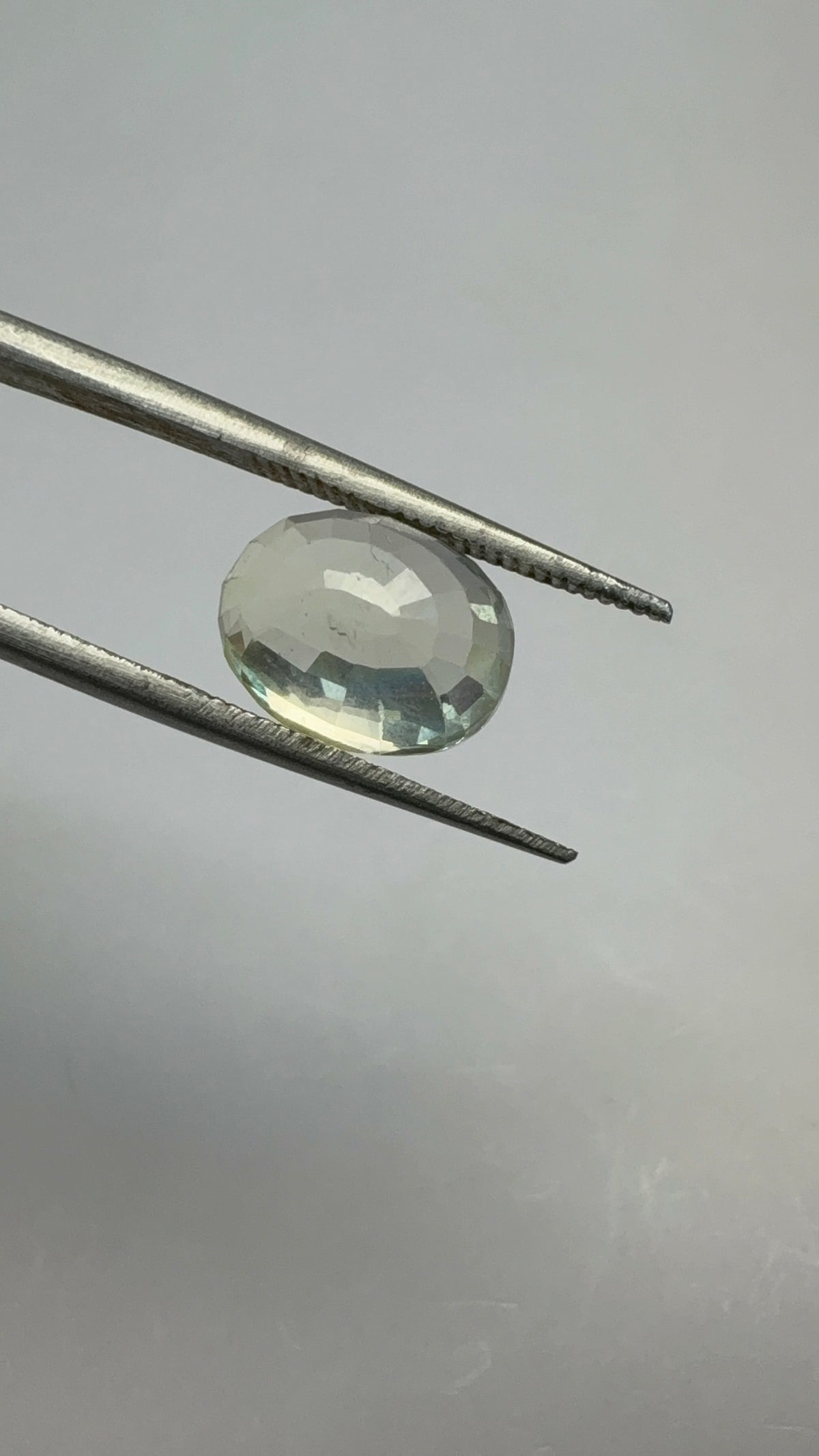 Yellow Sapphire 5.58 carat YSR-50 face-up view