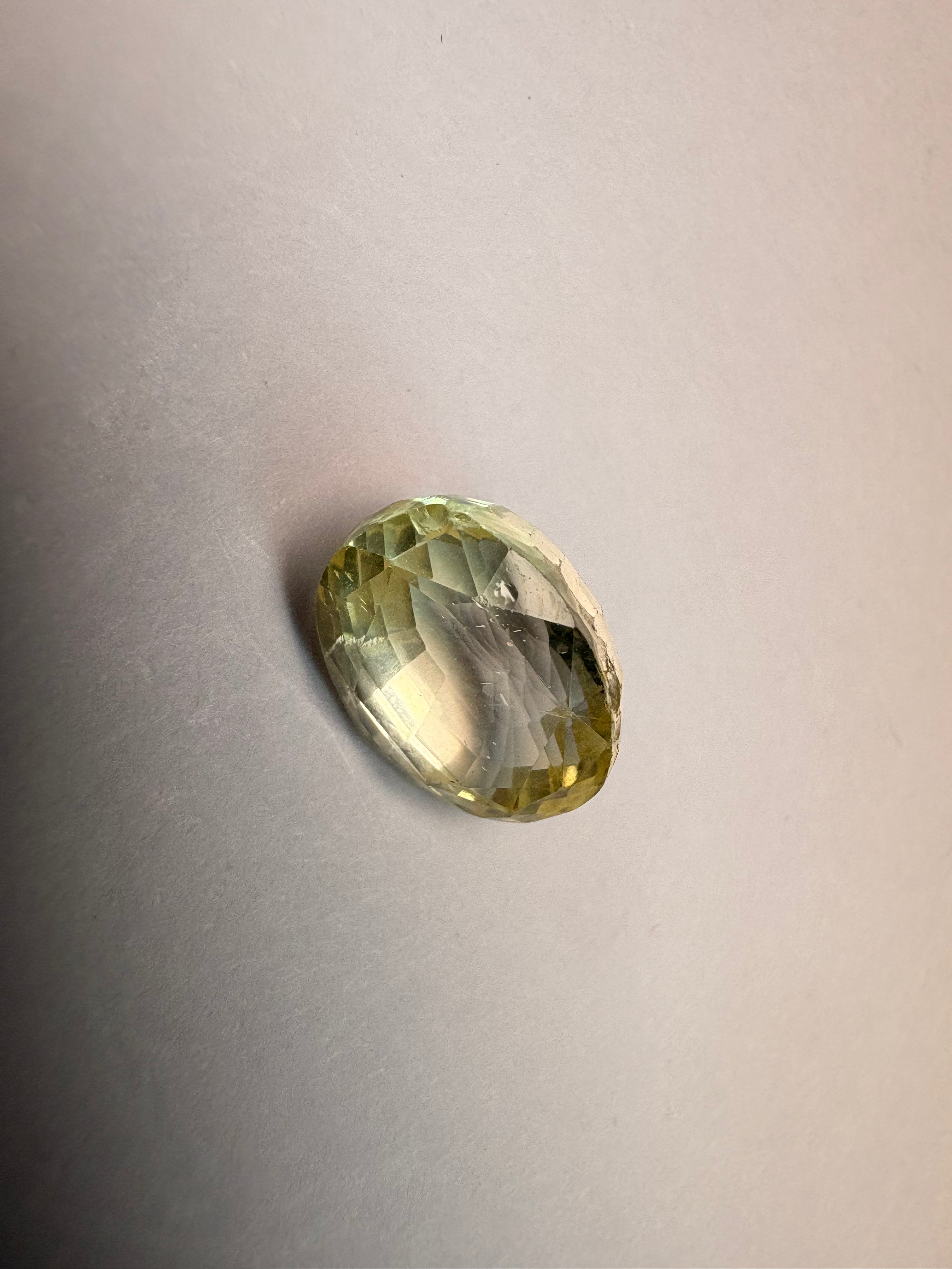 Yellow Sapphire 5.58 carat YSR-50 alternate face-up view