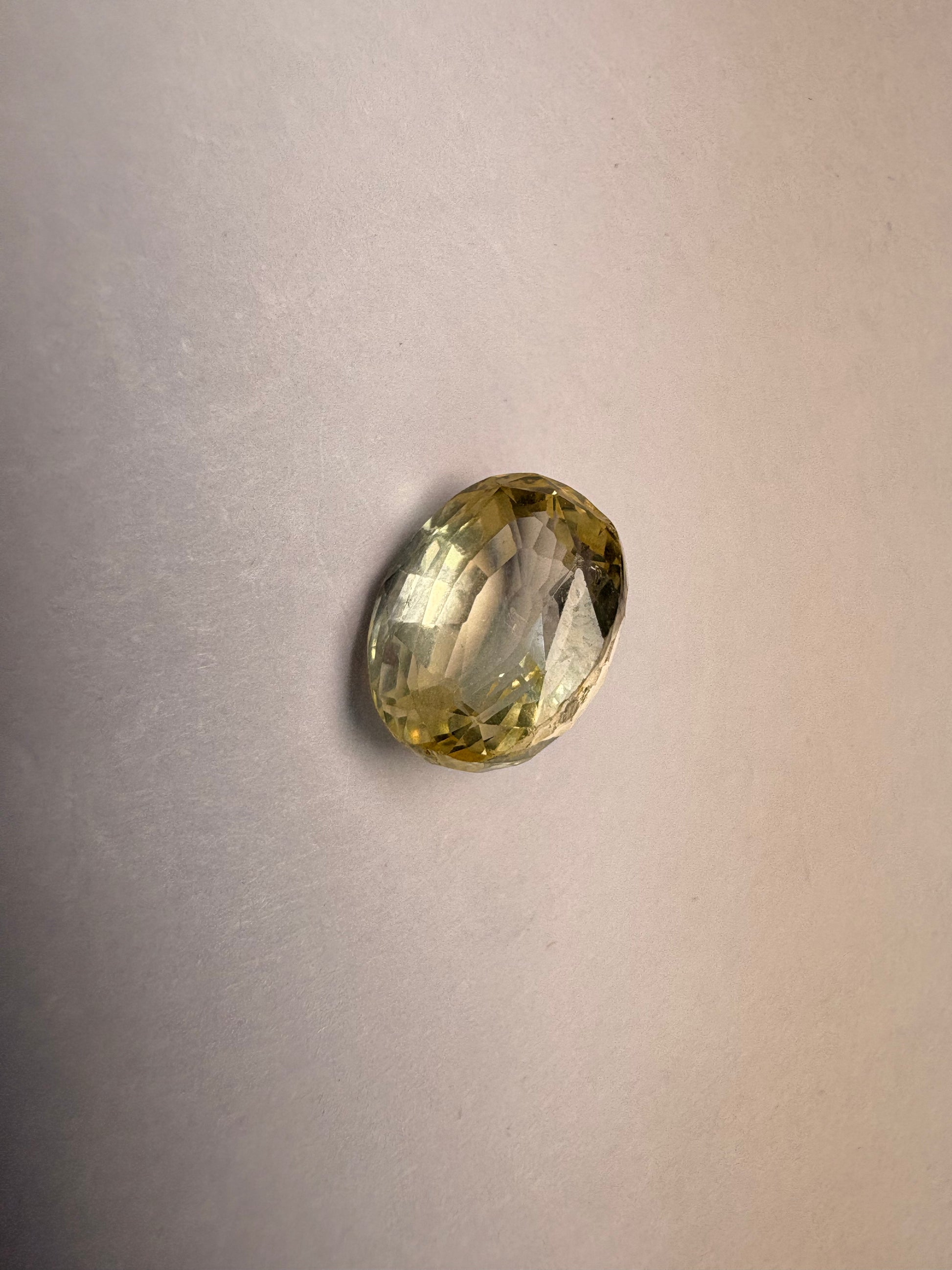 Yellow Sapphire 5.58 carat YSR-50 close view