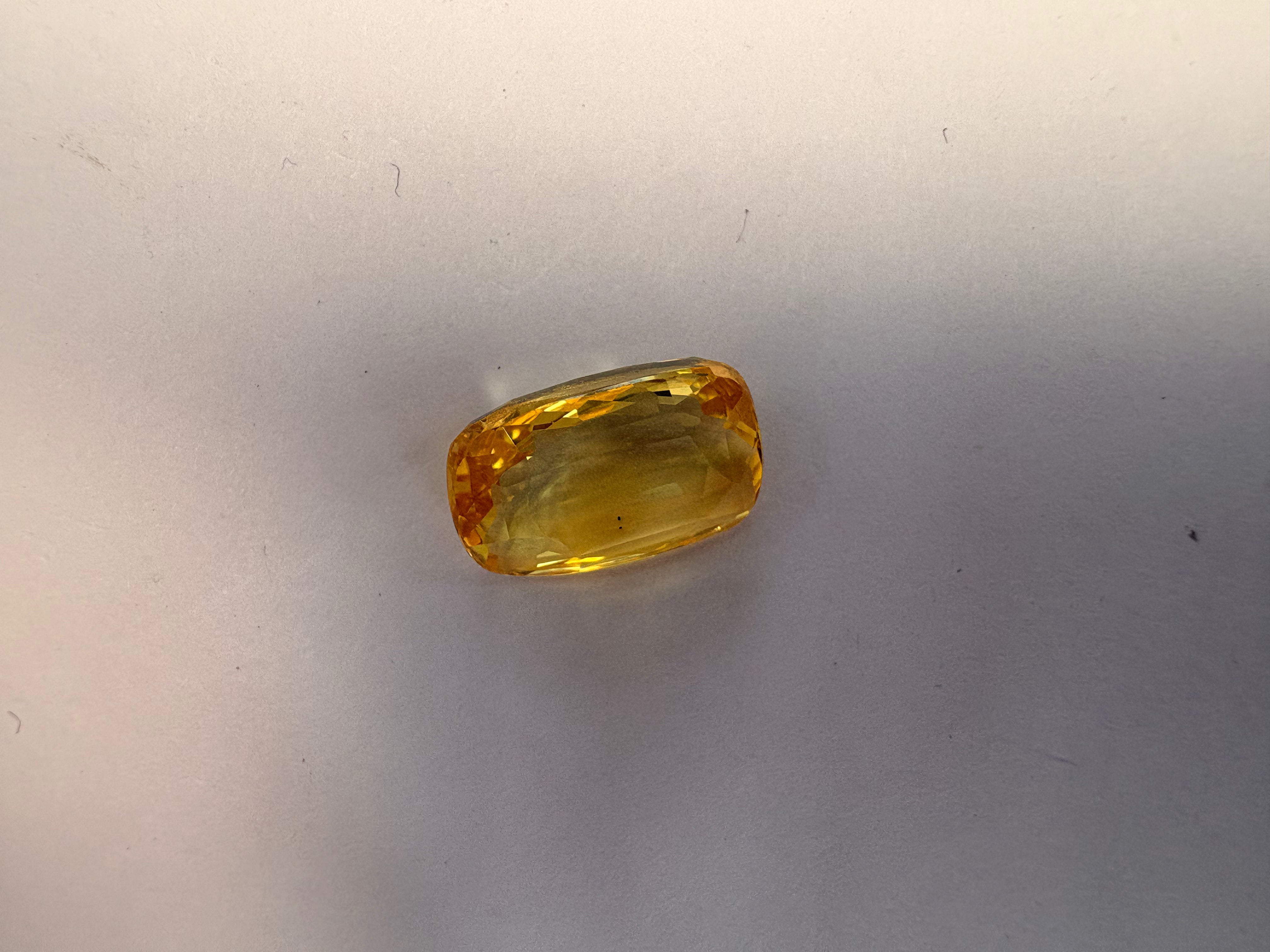 Yellow Sapphire 5.27 carat YSR-52 reverse view