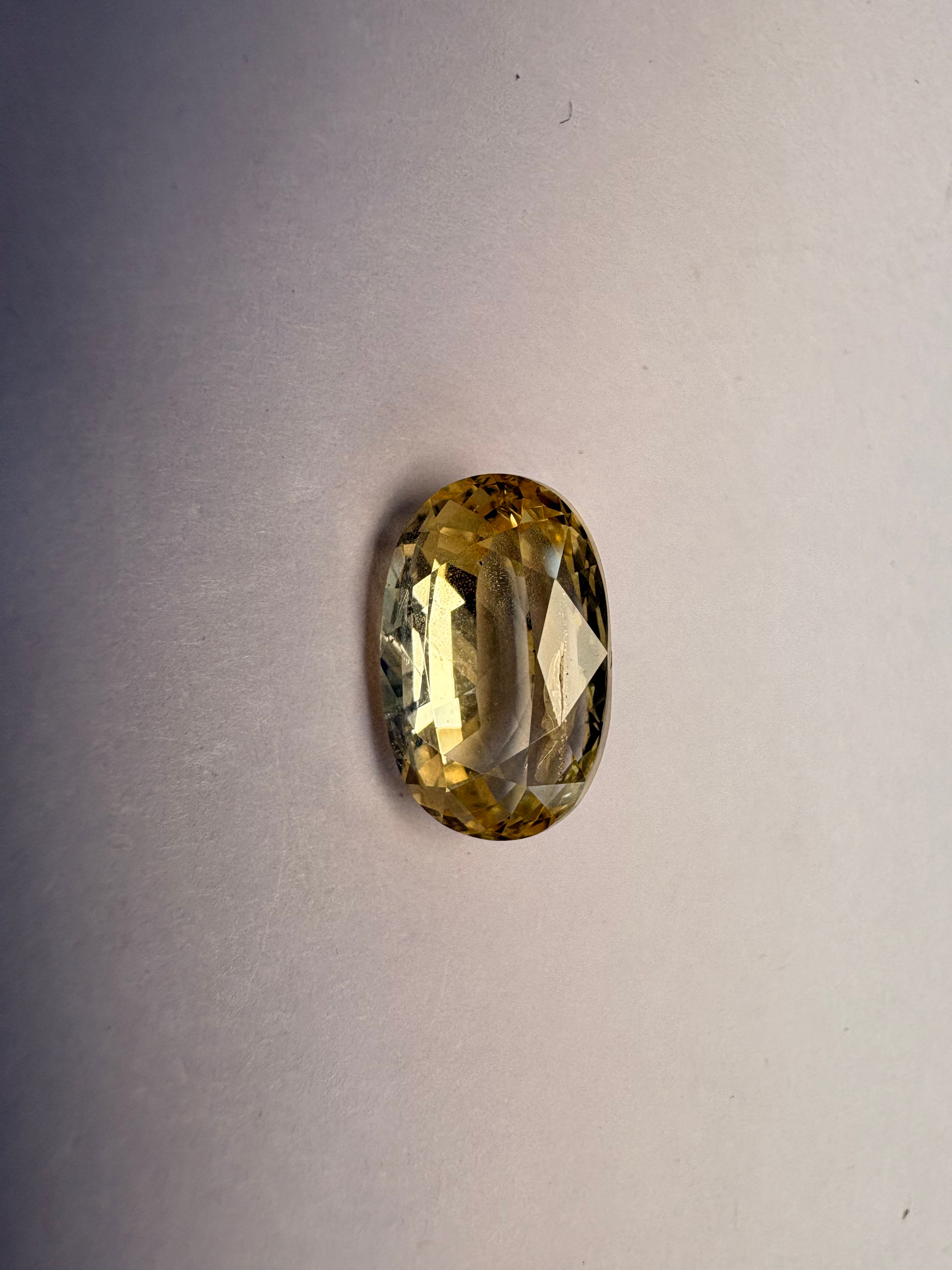 Yellow Sapphire 5.52 carat YSR-62 alternate face-up view