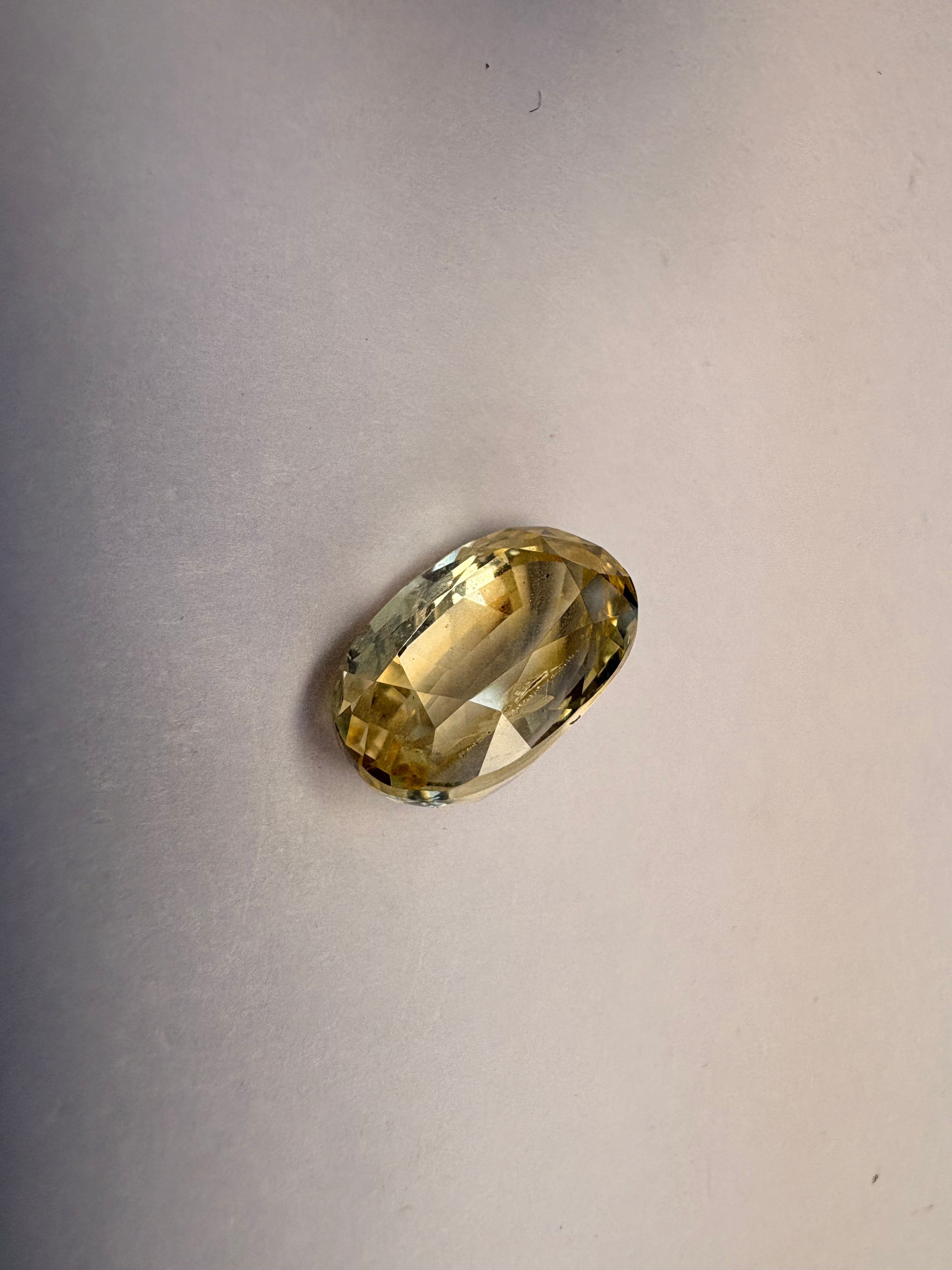 Yellow Sapphire 5.52 carat YSR-62 close view
