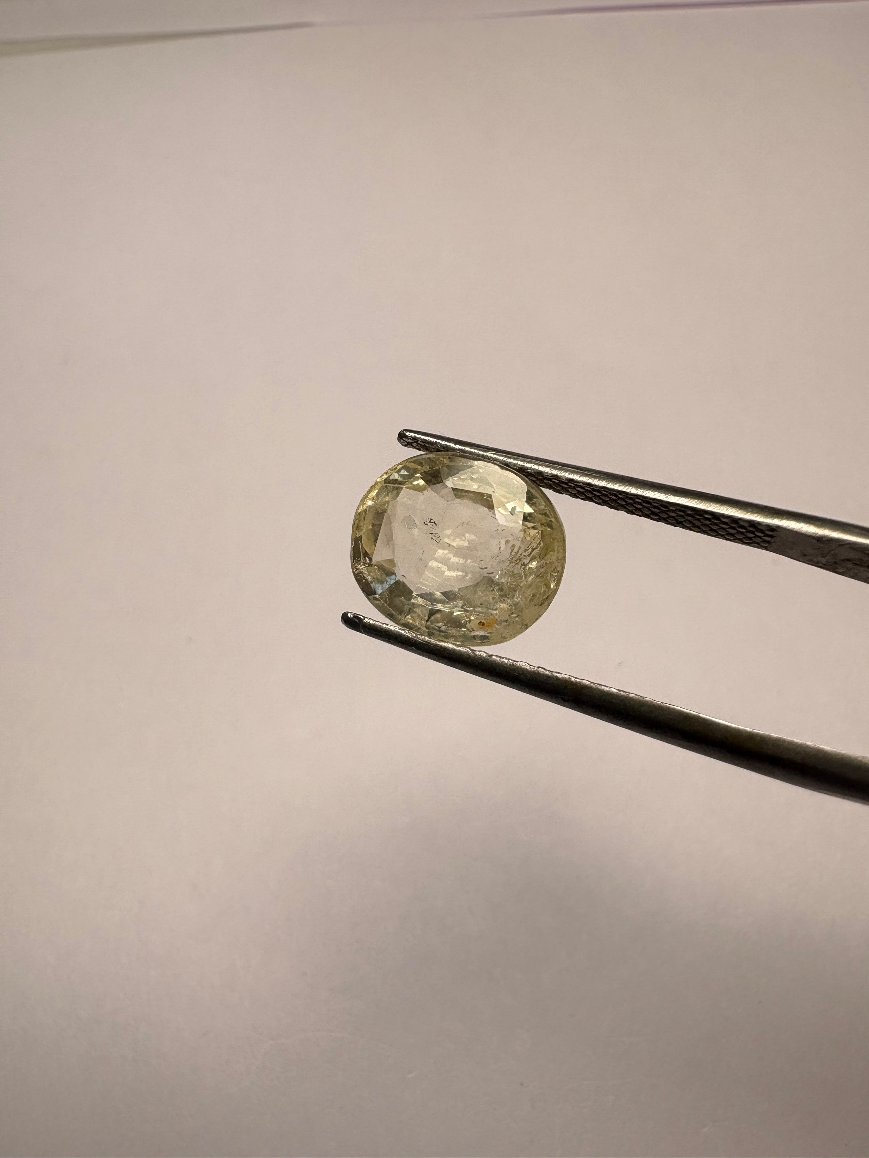 Yellow Sapphire 3.18 carat YSR-63 front view