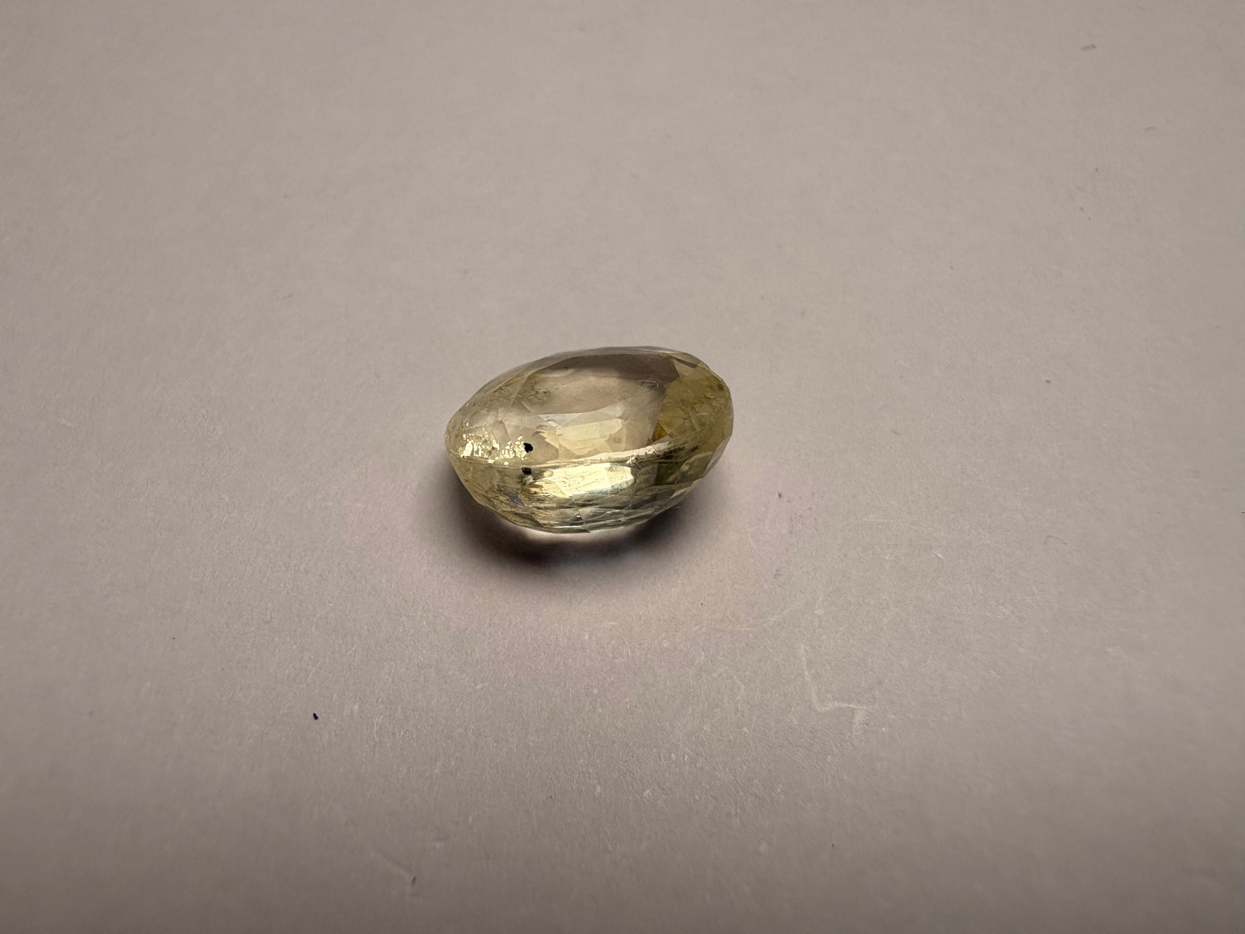 Yellow Sapphire 3.18 carat YSR-63 reverse view