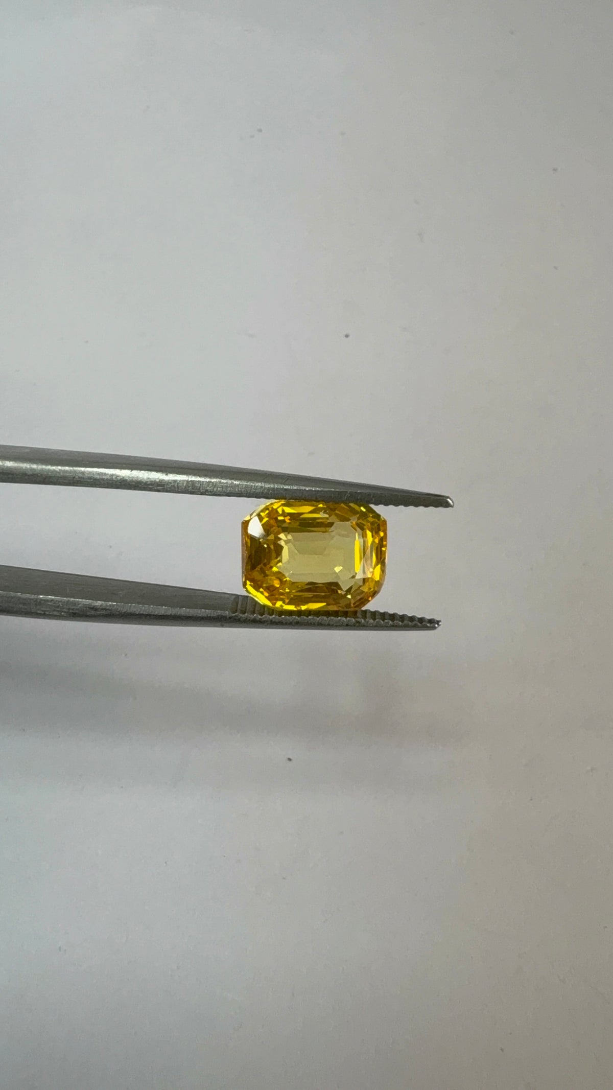 Yellow Sapphire 5.18 carat YSR-67 front view