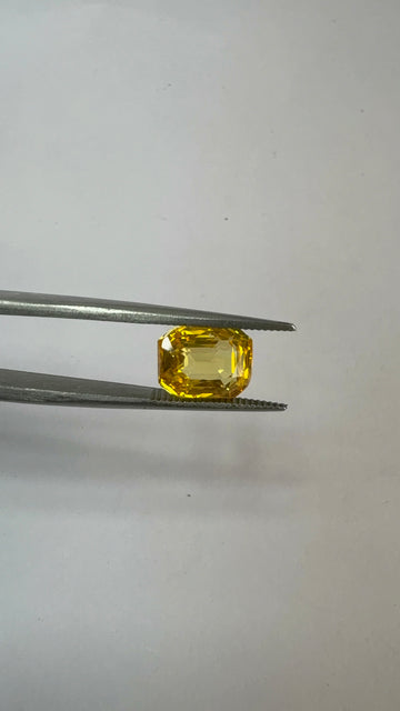 Yellow Sapphire 5.18 carat YSR-67 front view