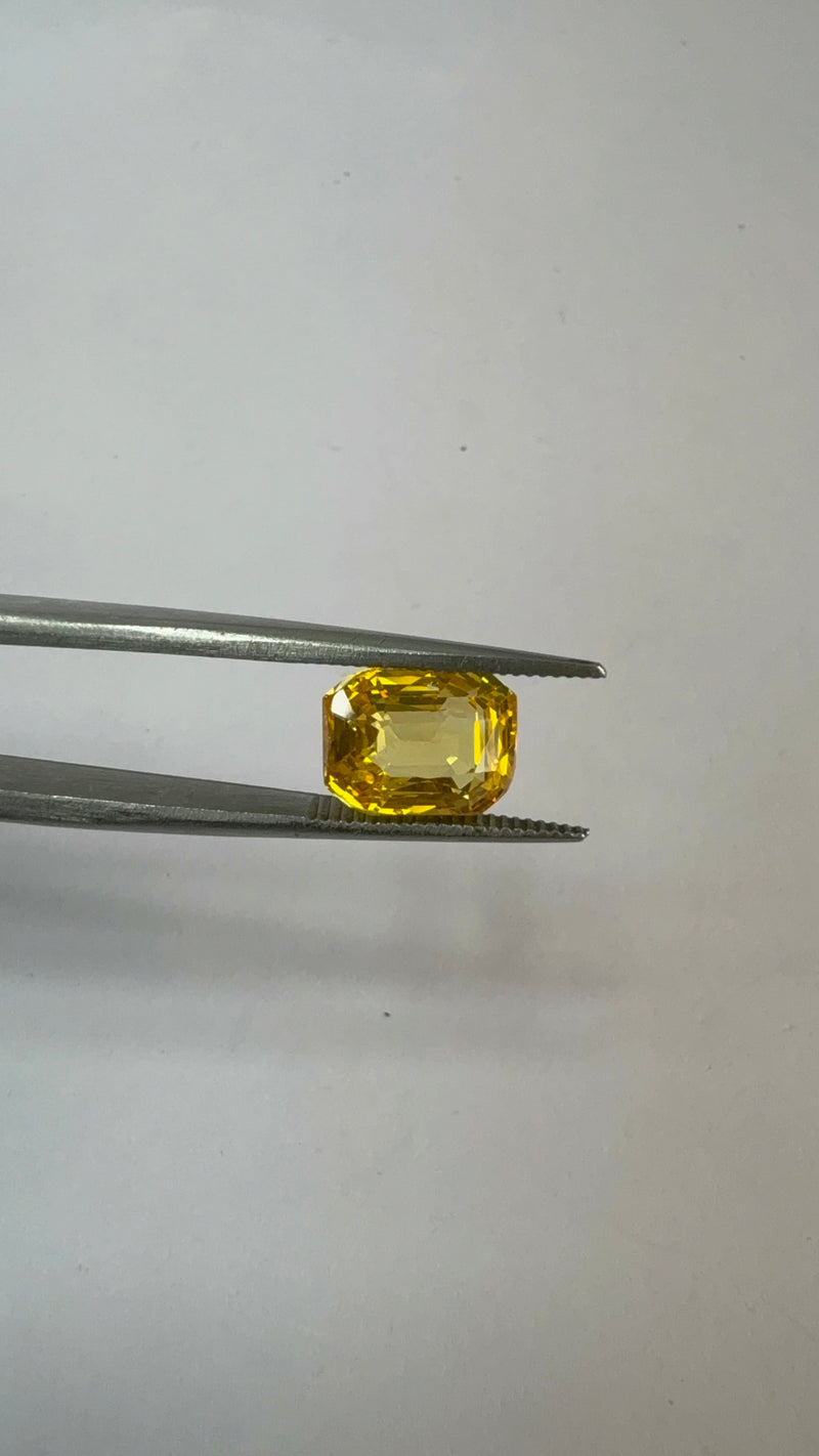 Yellow Sapphire – 5.18 Carat – Sri Lanka