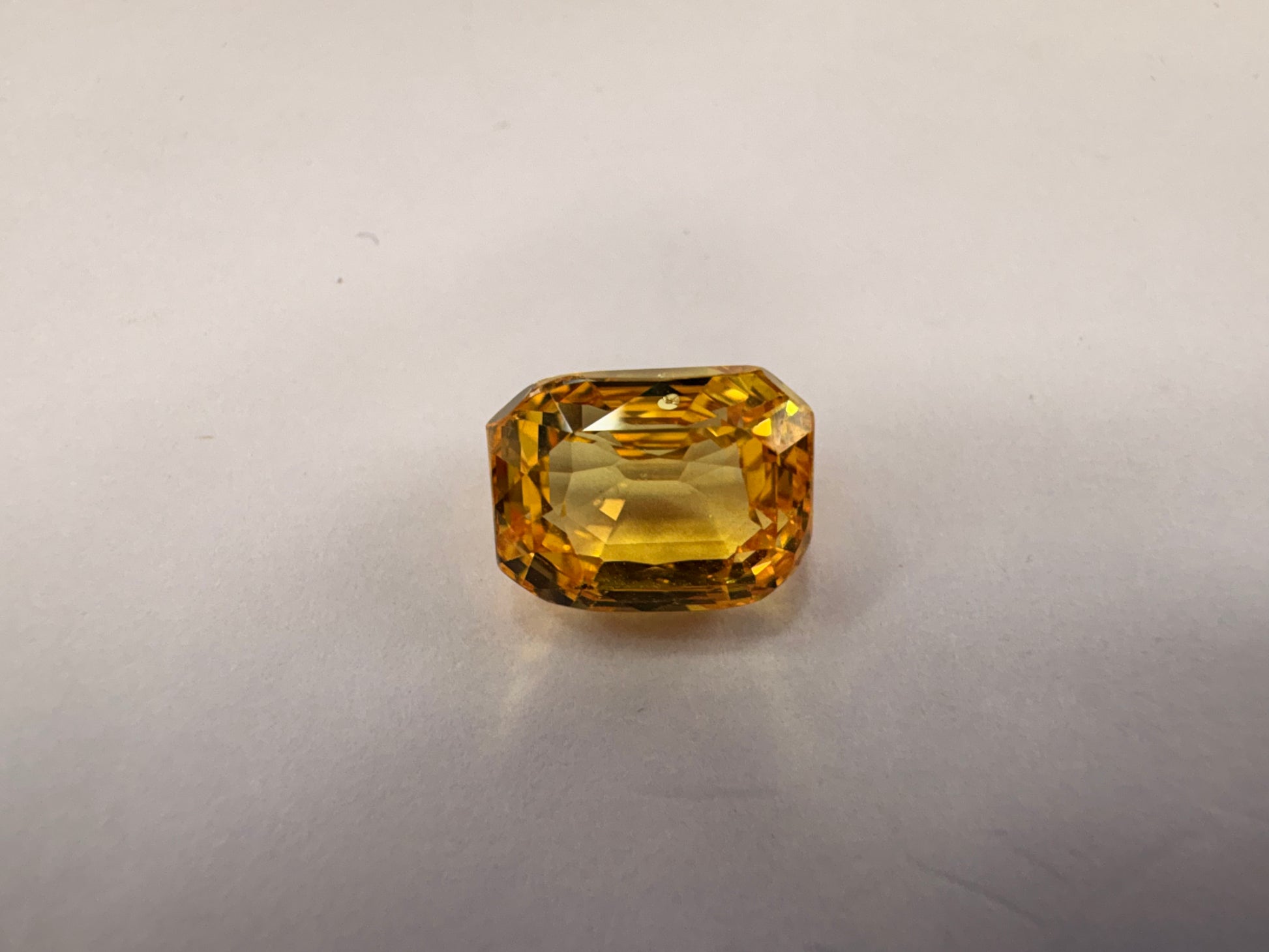 Yellow Sapphire 5.18 carat YSR-67 alternate face-up view