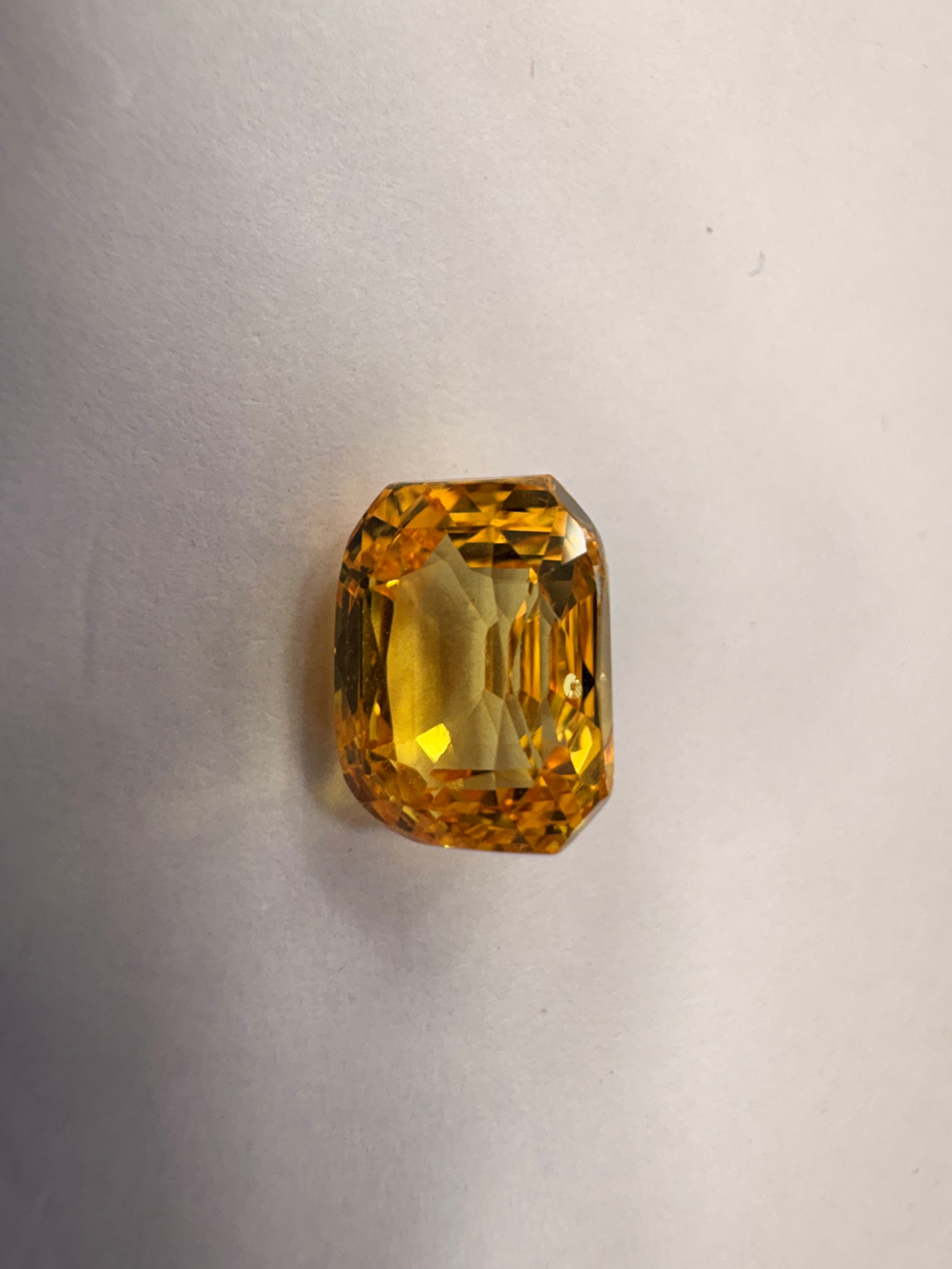 Yellow Sapphire 5.18 carat YSR-67 reverse view