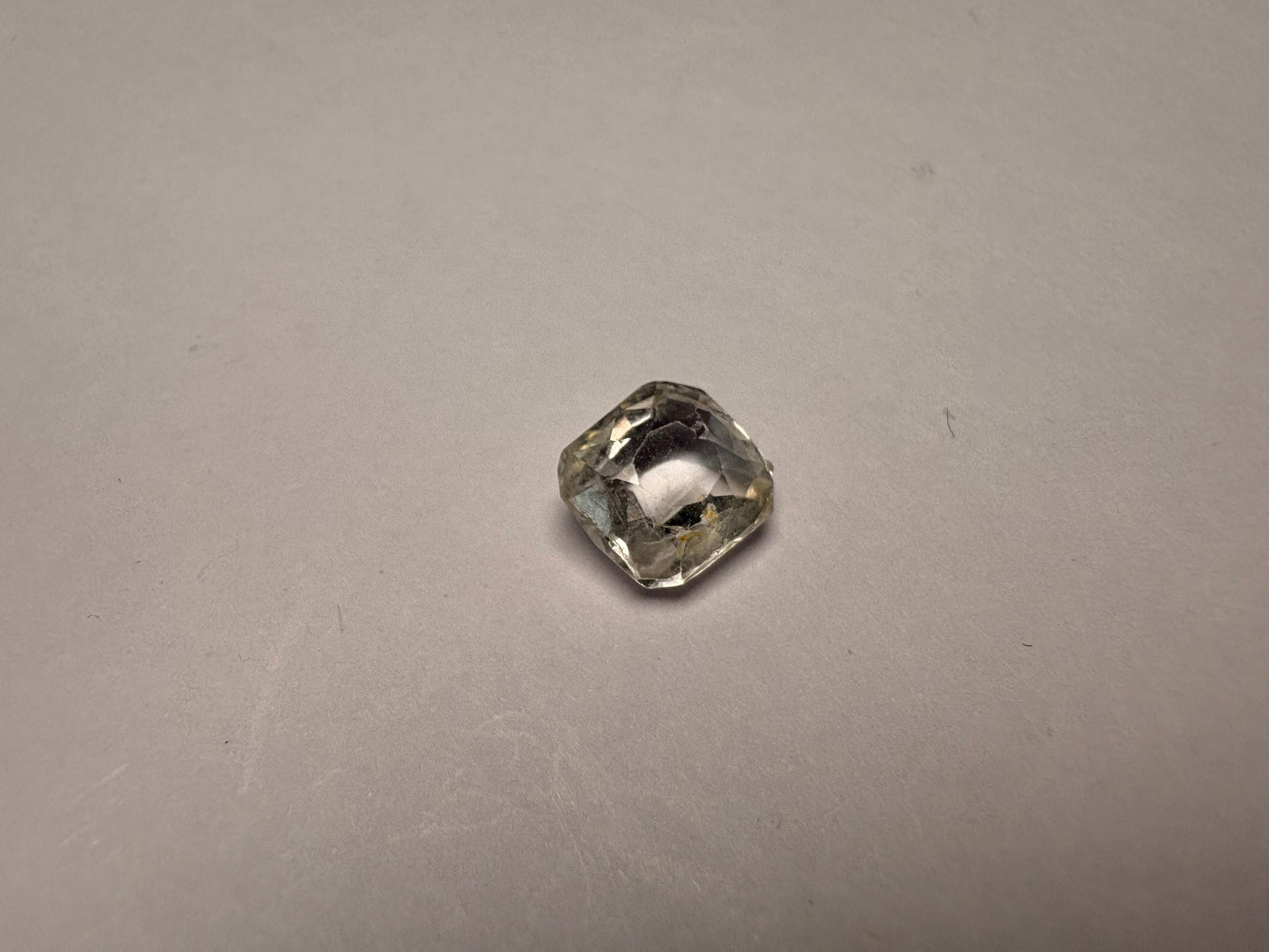 Yellow Sapphire 2.46 carat YSR-69 close view