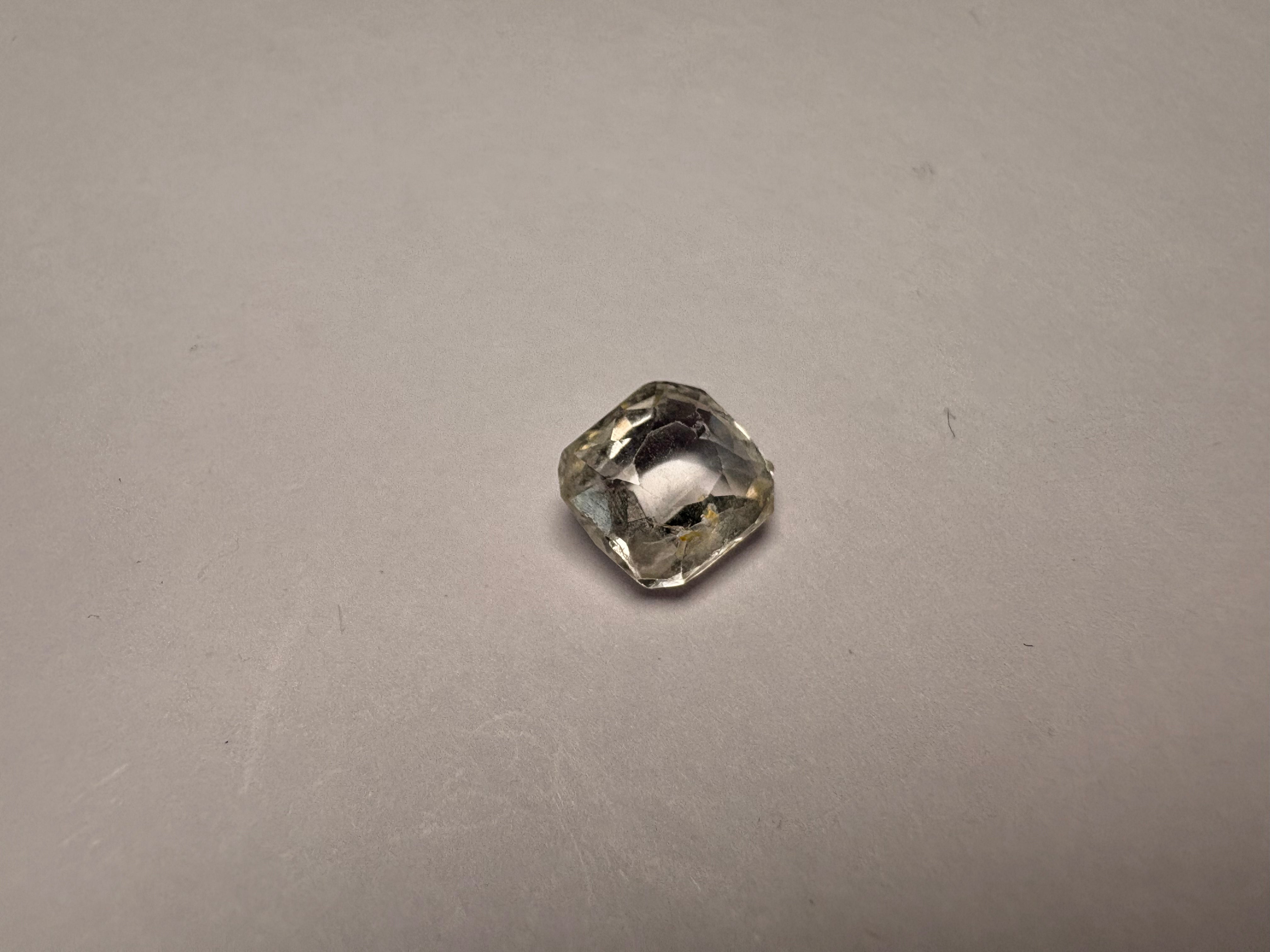 Yellow Sapphire 2.46 carat YSR-69 close view
