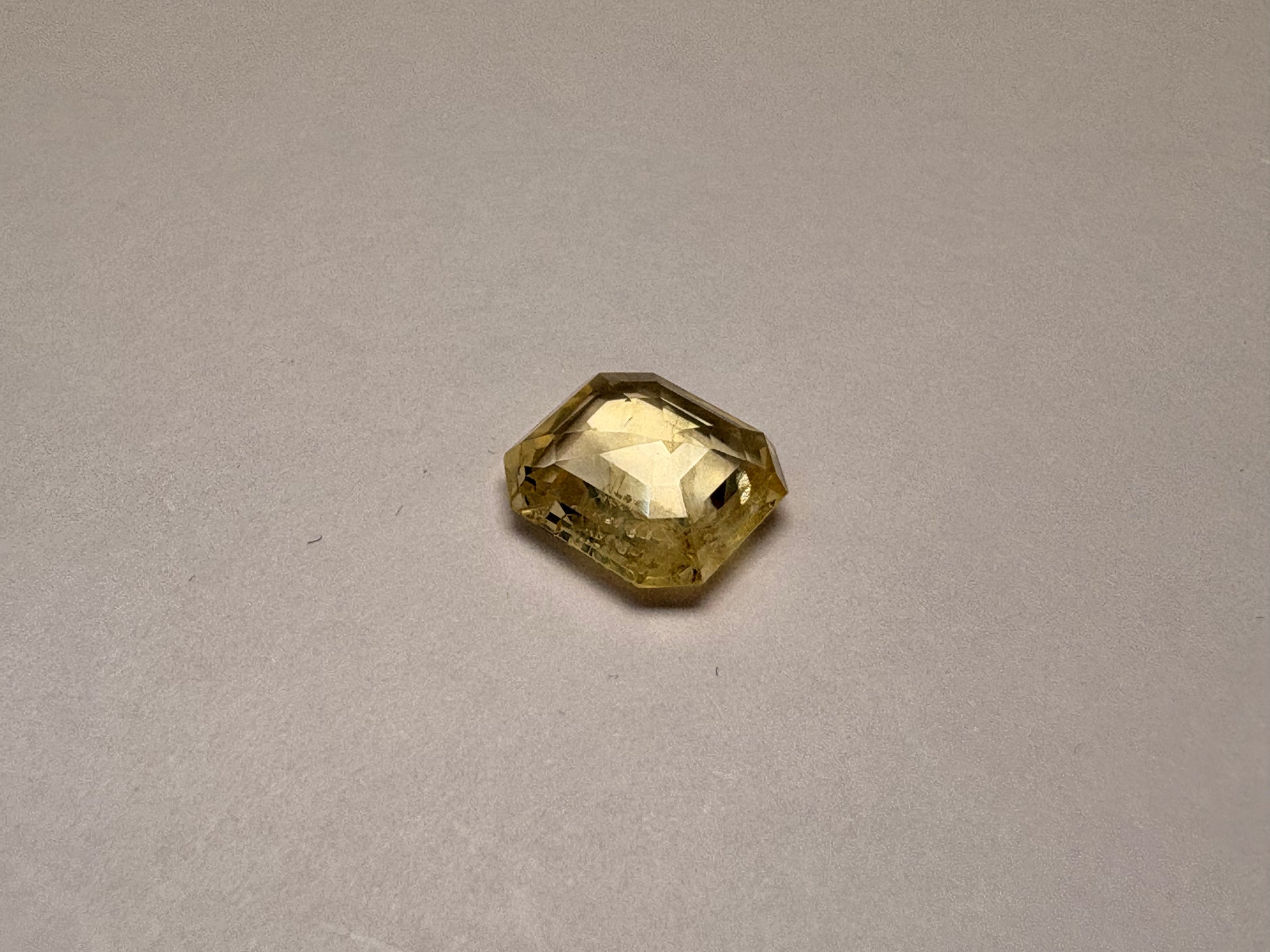 Yellow Sapphire 2.82 carat YSR-7 angled view