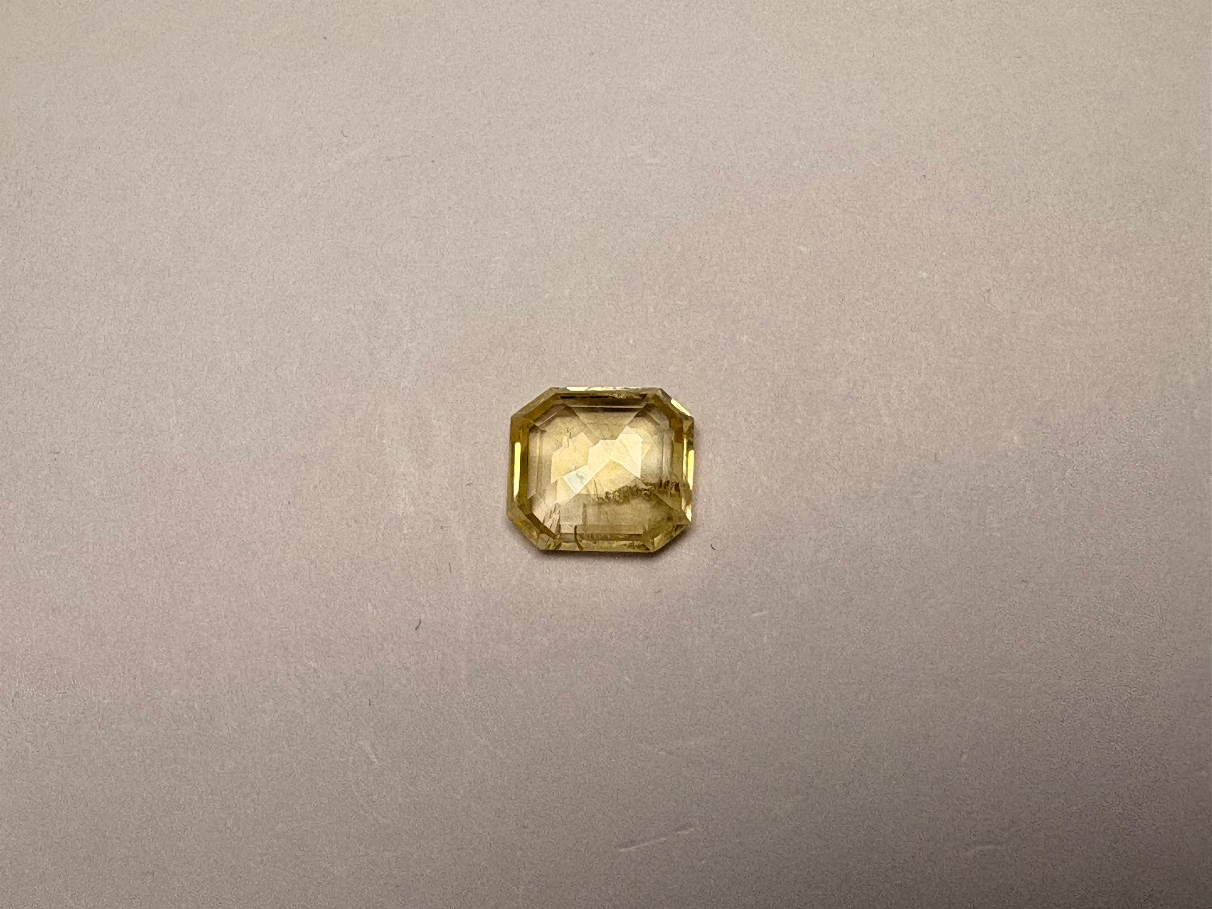Yellow Sapphire 2.82 carat YSR-7 reverse view