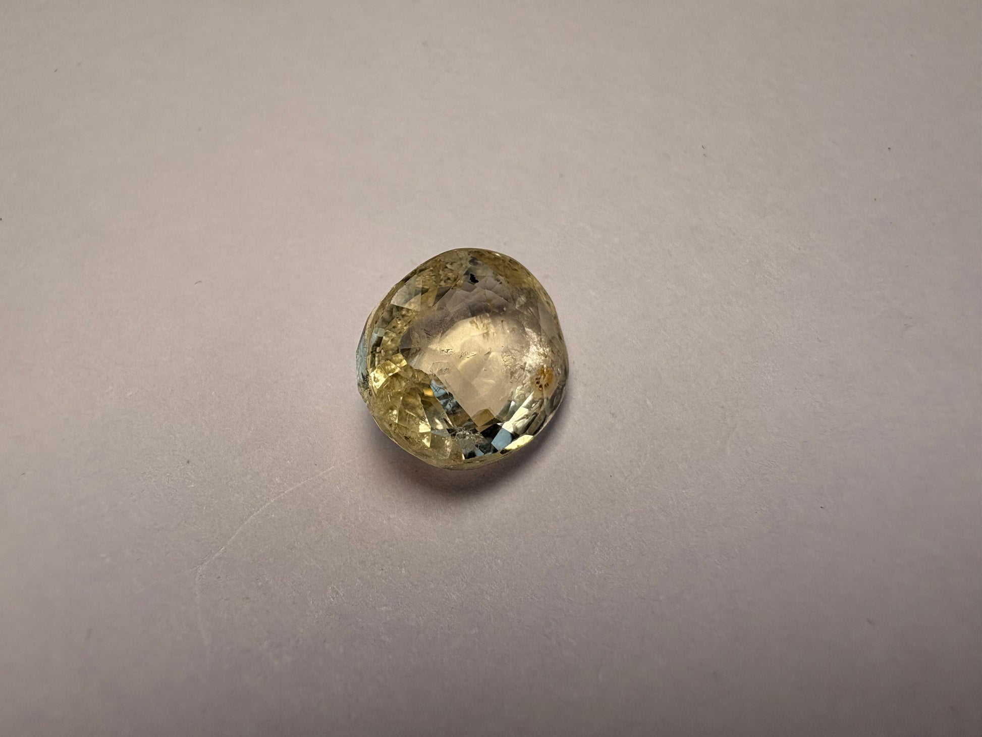 Yellow Sapphire 3.05 carat YSR-70 close view