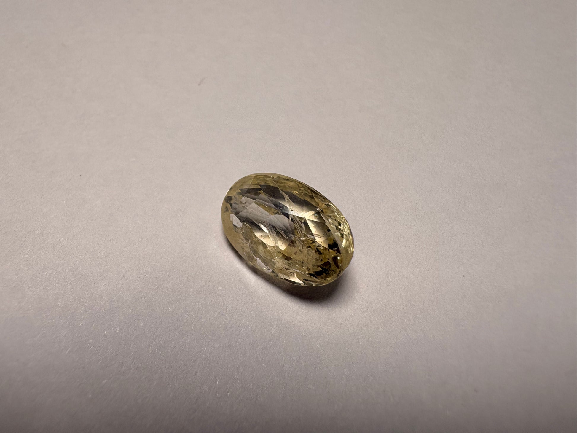 Yellow Sapphire 5.48 carat YSR-75 alternate face-up view