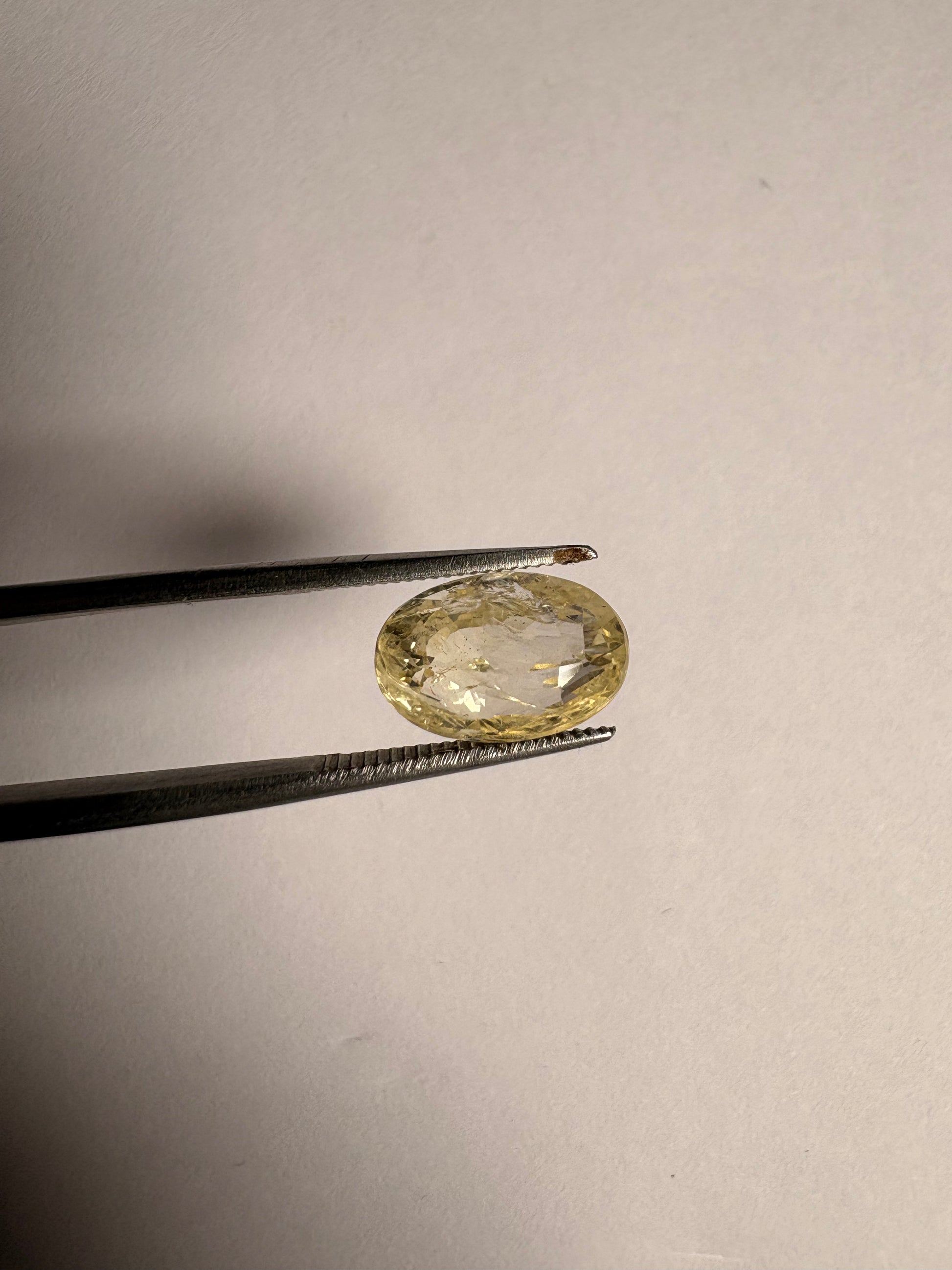 Yellow Sapphire 5.48 carat YSR-75 reverse view