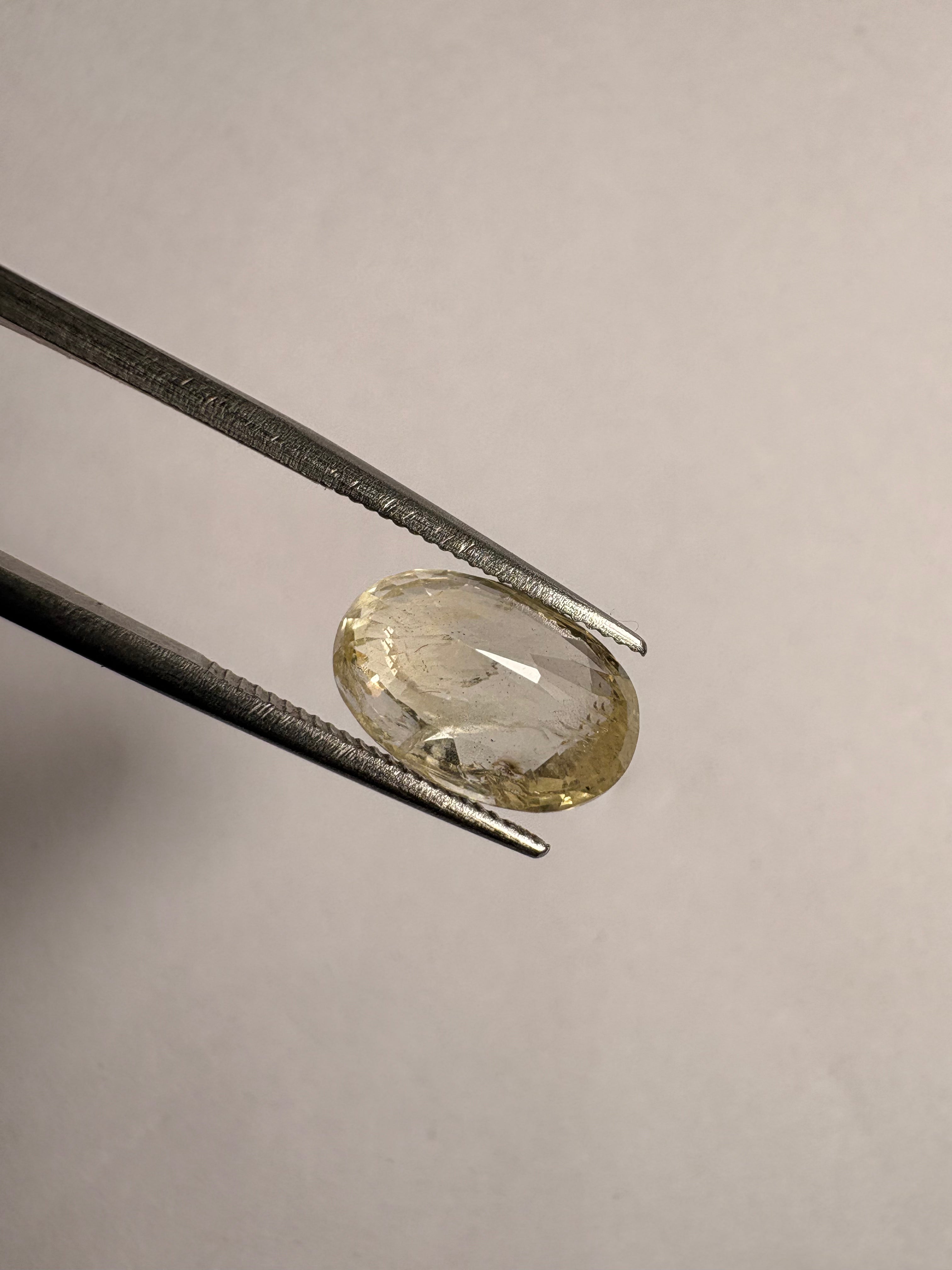 Yellow Sapphire 5.48 carat YSR-75 side view