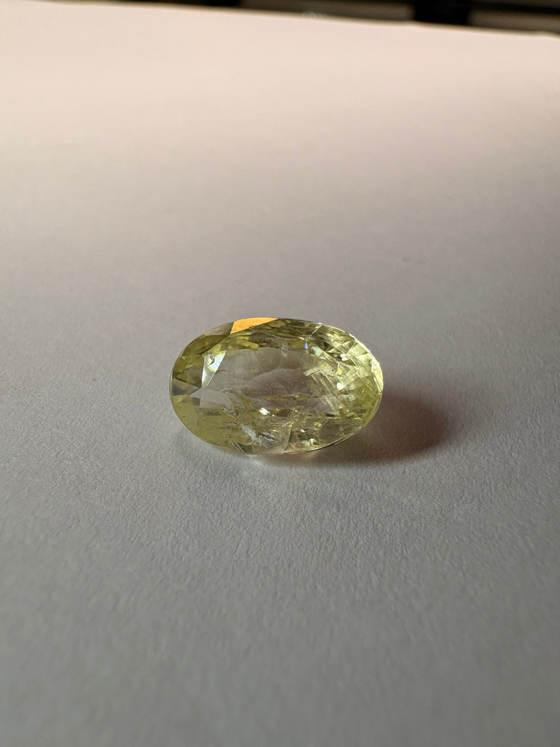 Yellow Sapphire 5.48 carat YSR-75 detail view 9