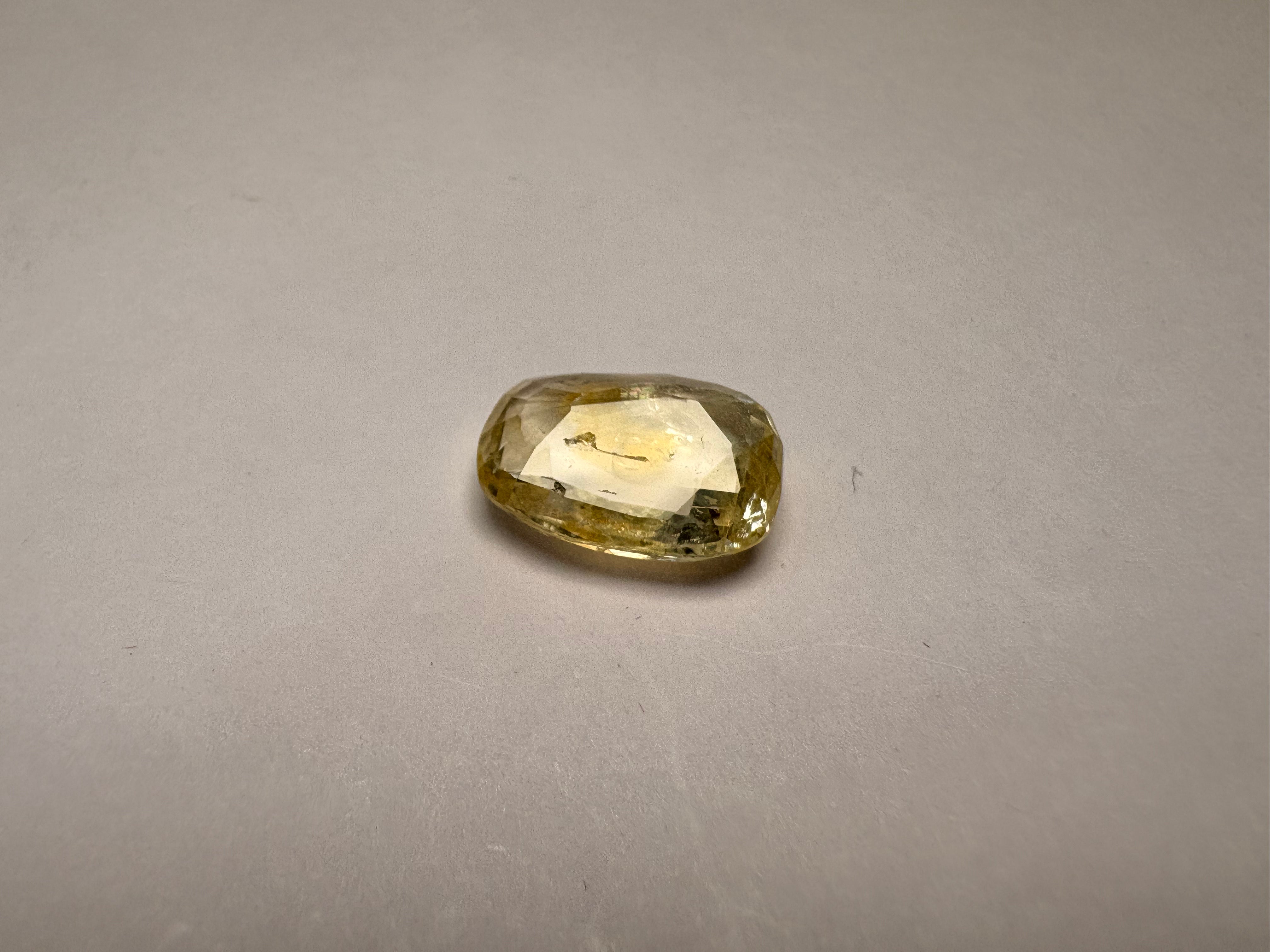 Yellow Sapphire 5.48 carat YSR-75 detail view 13