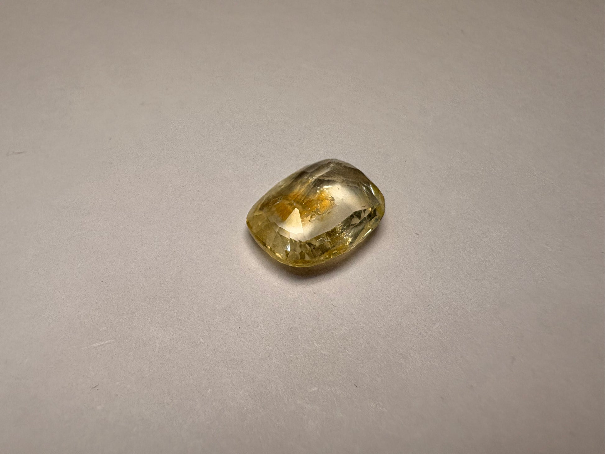 Yellow Sapphire 5.48 carat YSR-75 detail view 14