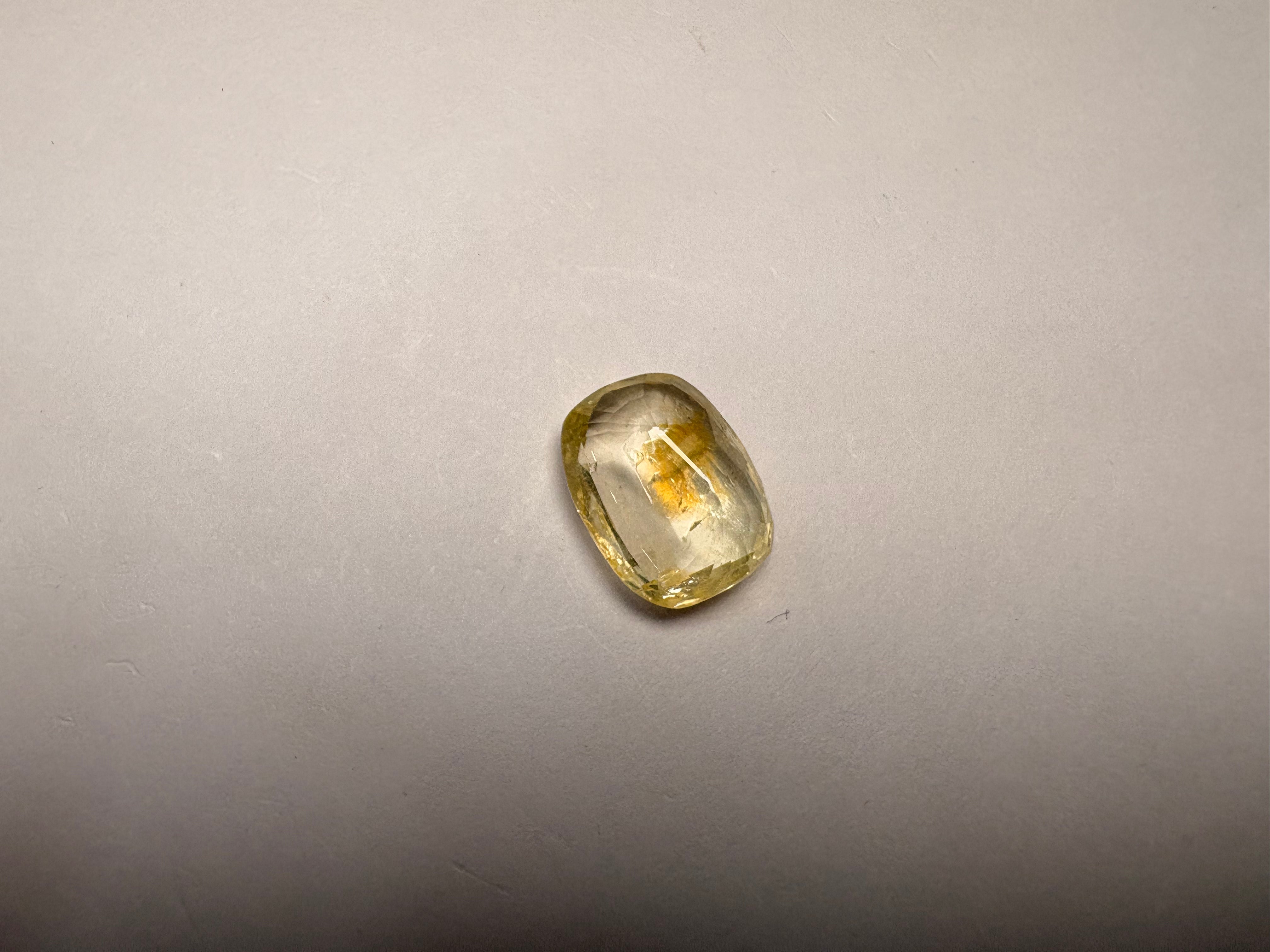 Yellow Sapphire 5.48 carat YSR-75 detail view 16