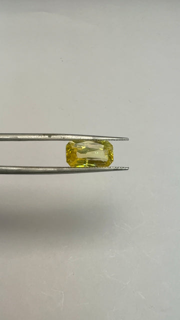 Yellow Sapphire 4.03 carat YSR-77 front view