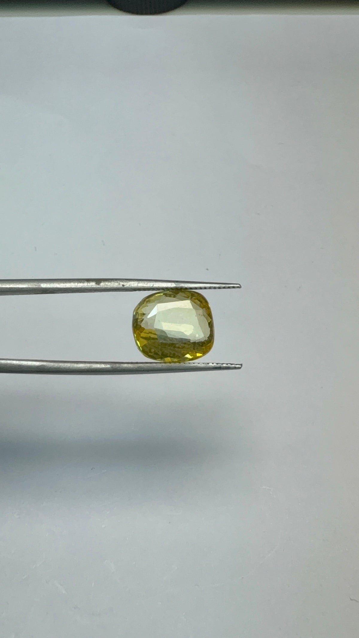 Yellow Sapphire 5.84 carat YSR-88 front view