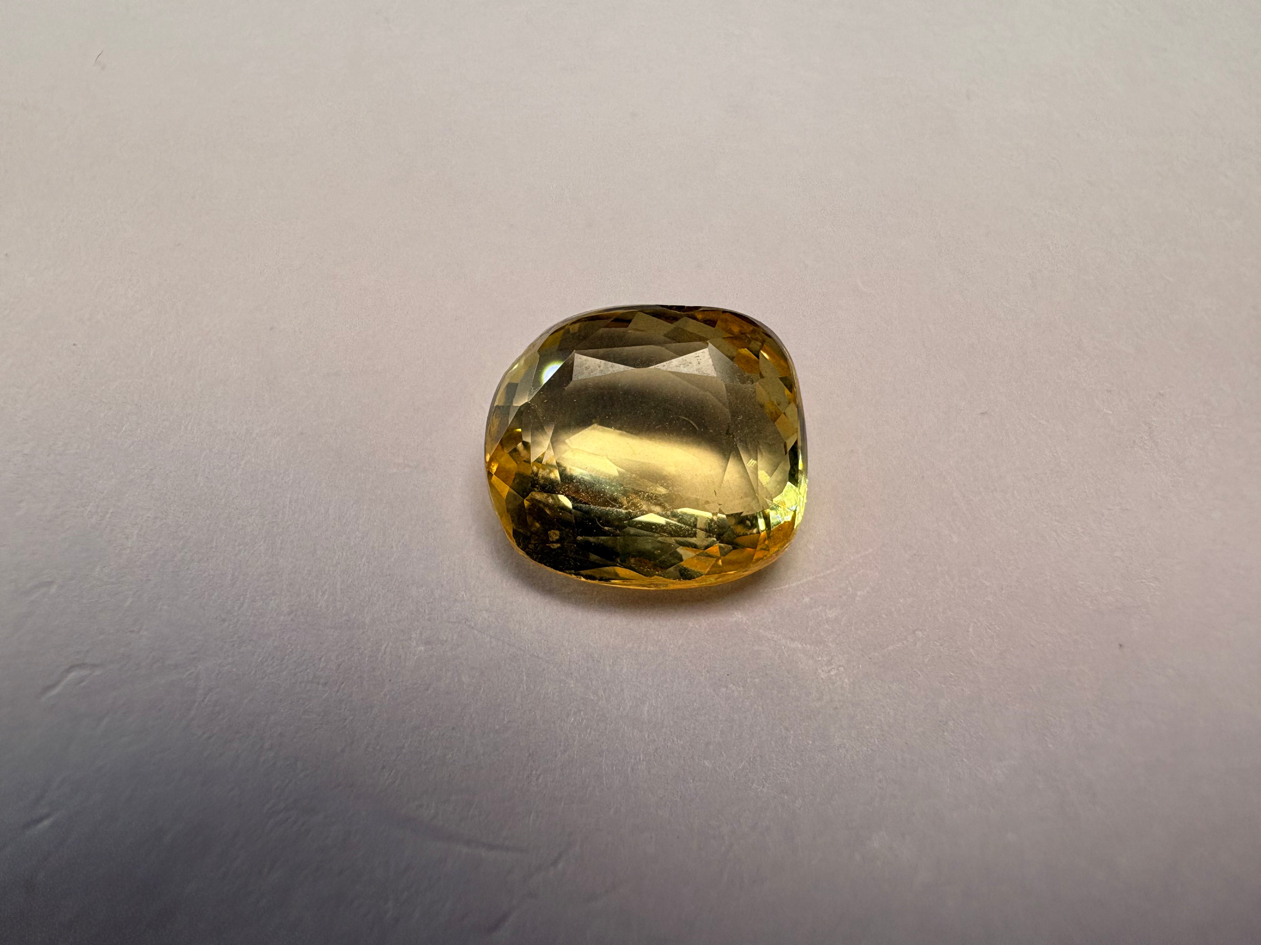 Yellow Sapphire 5.84 carat YSR-88 alternate face-up view